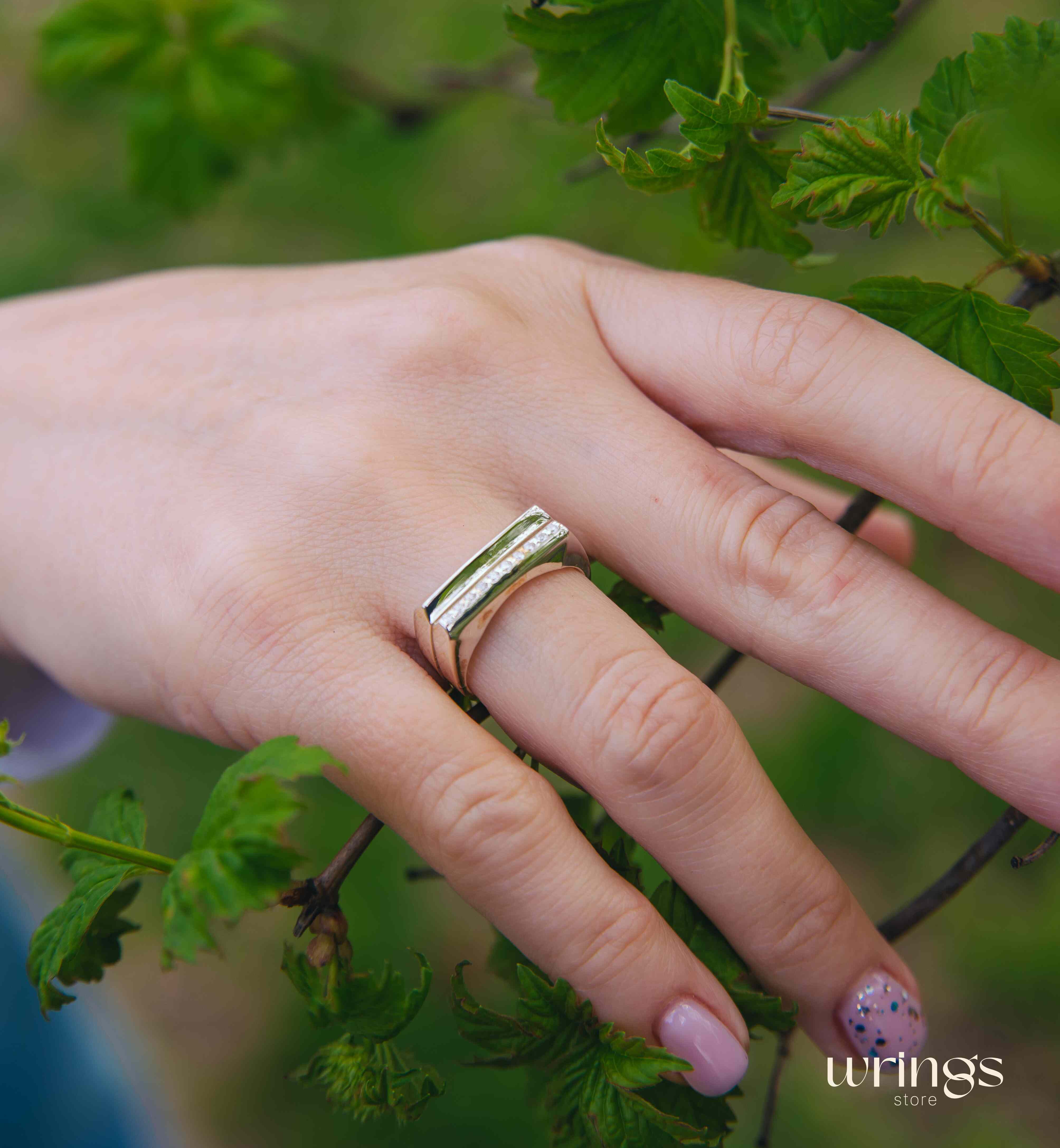 Grooved Geometric Silver Signet Ring with White Stones