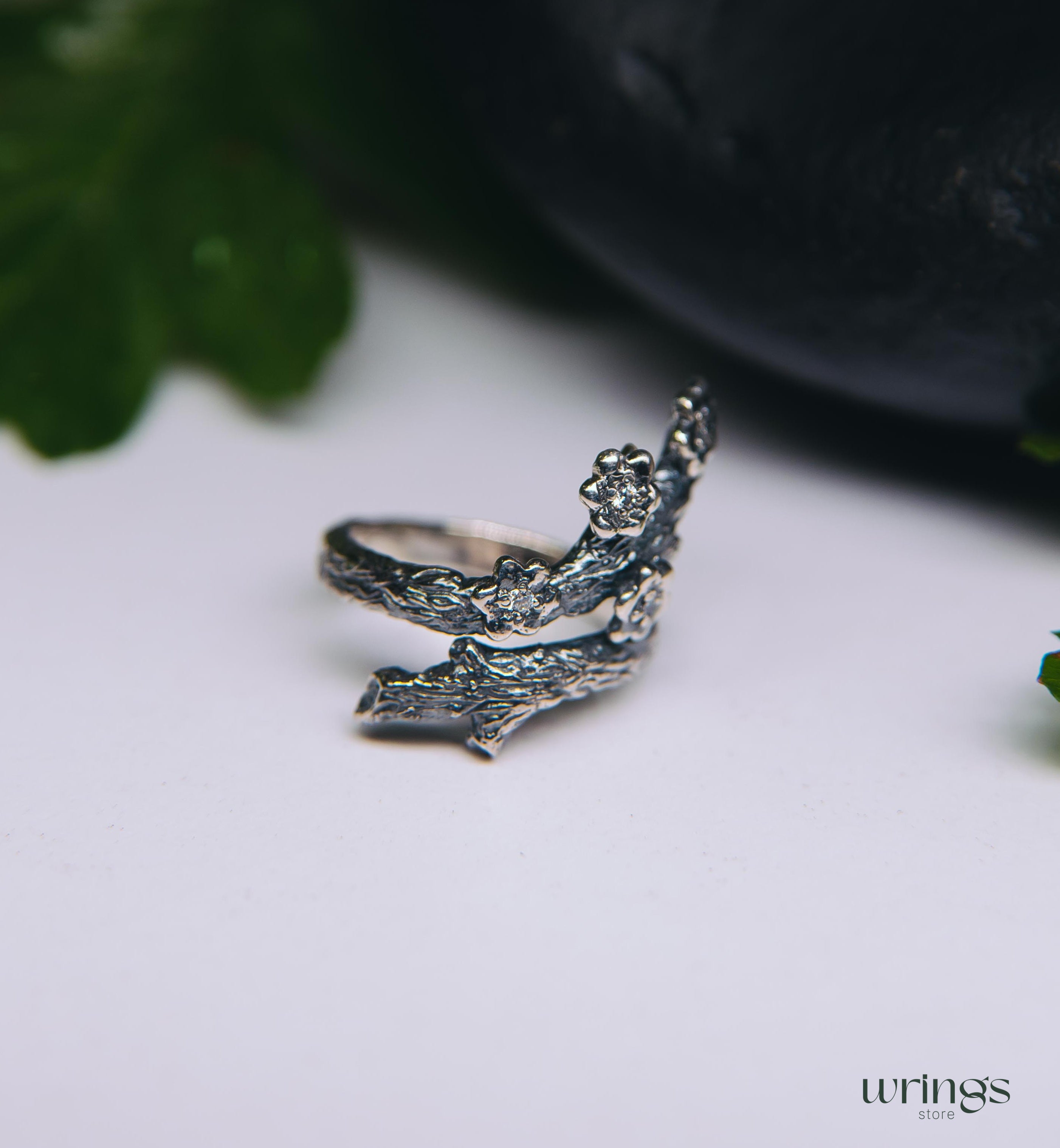 Daisy Flowers with Gems on a Silver Branch Frolal Ring