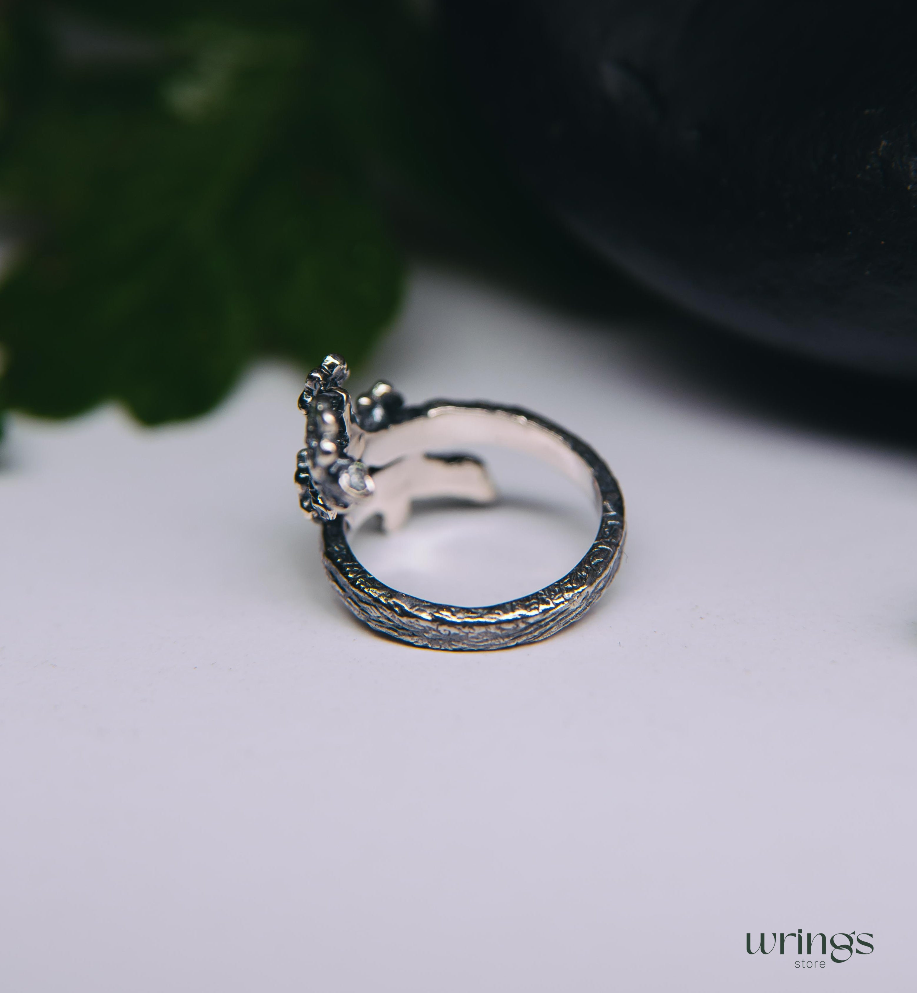 Daisy Flowers with Gems on a Silver Branch Frolal Ring