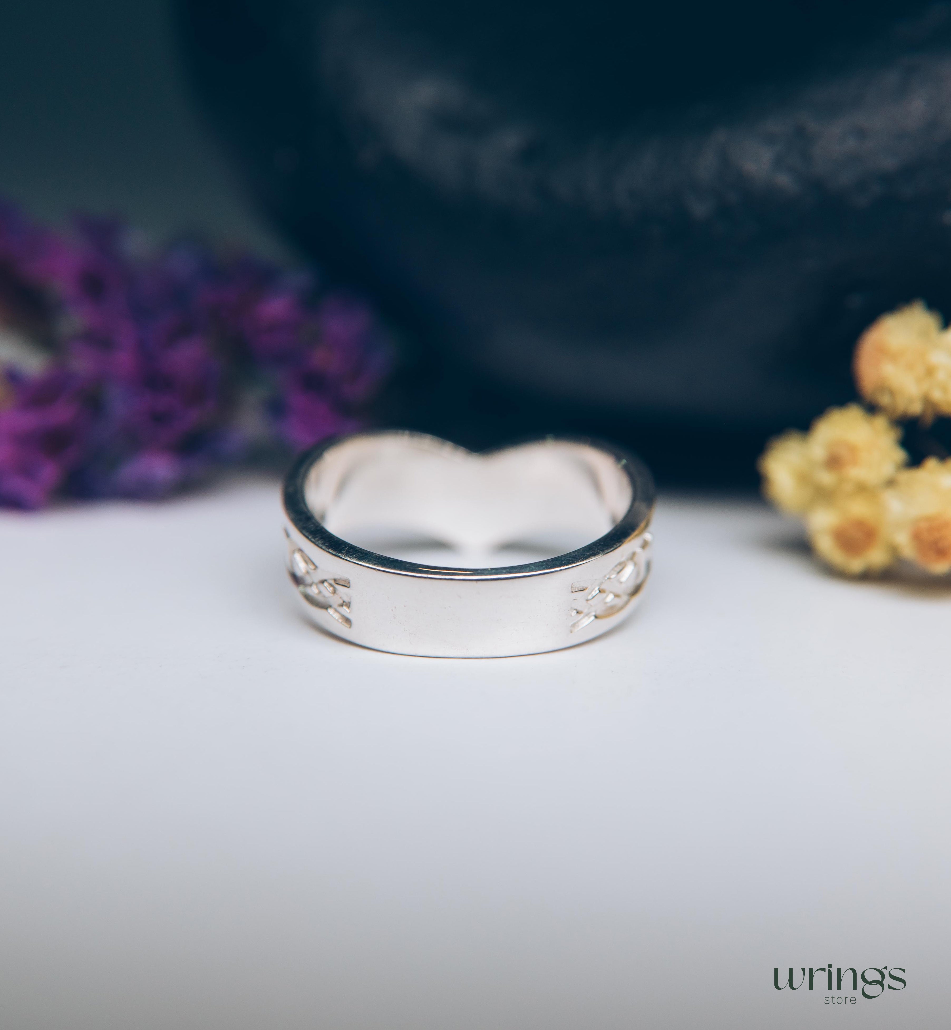 Chevron Irish knot Wedding Ring in durable Sterling Silver