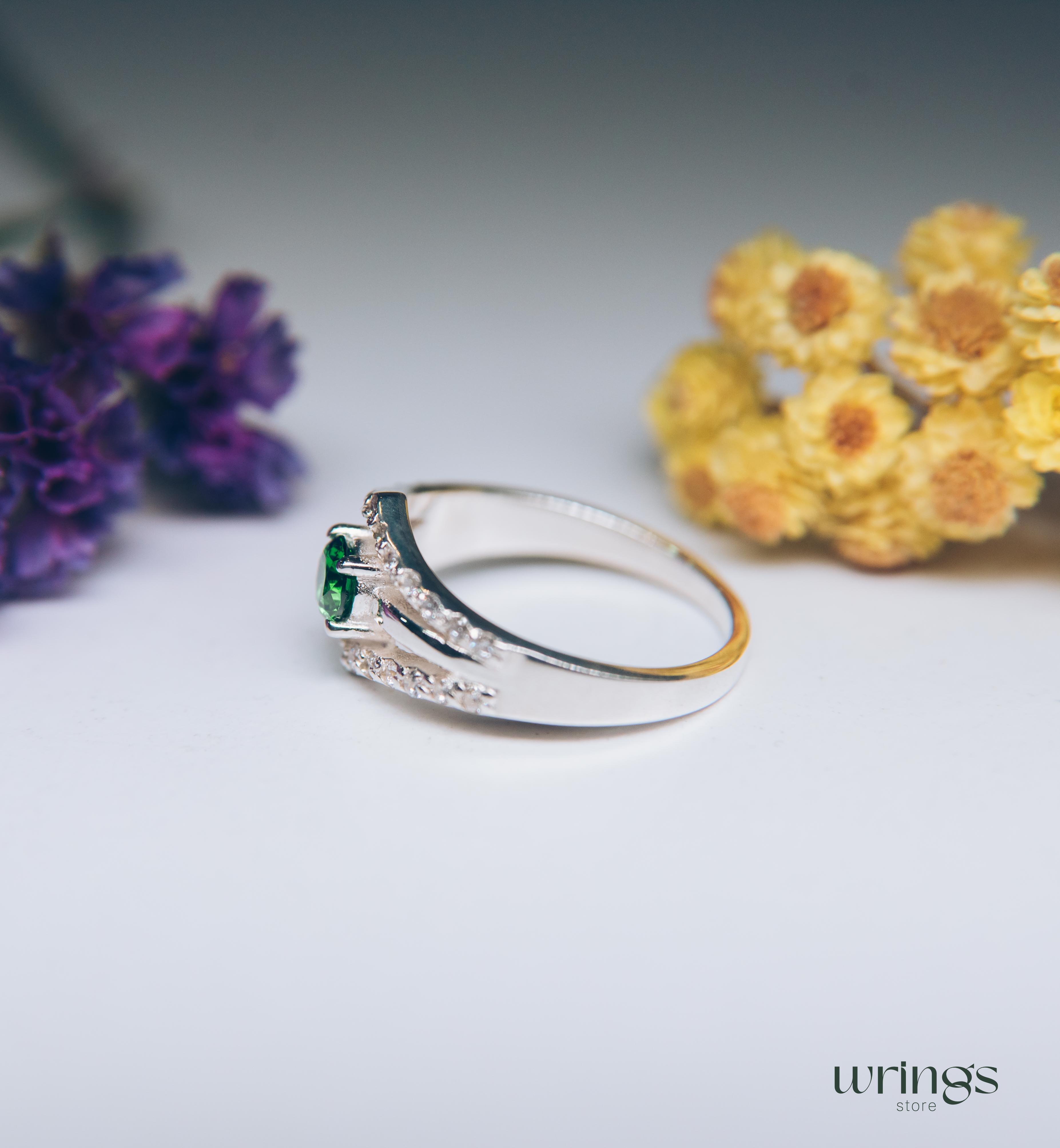 Oval Lab Grown Emerald Engagement Ring Double V-shaped