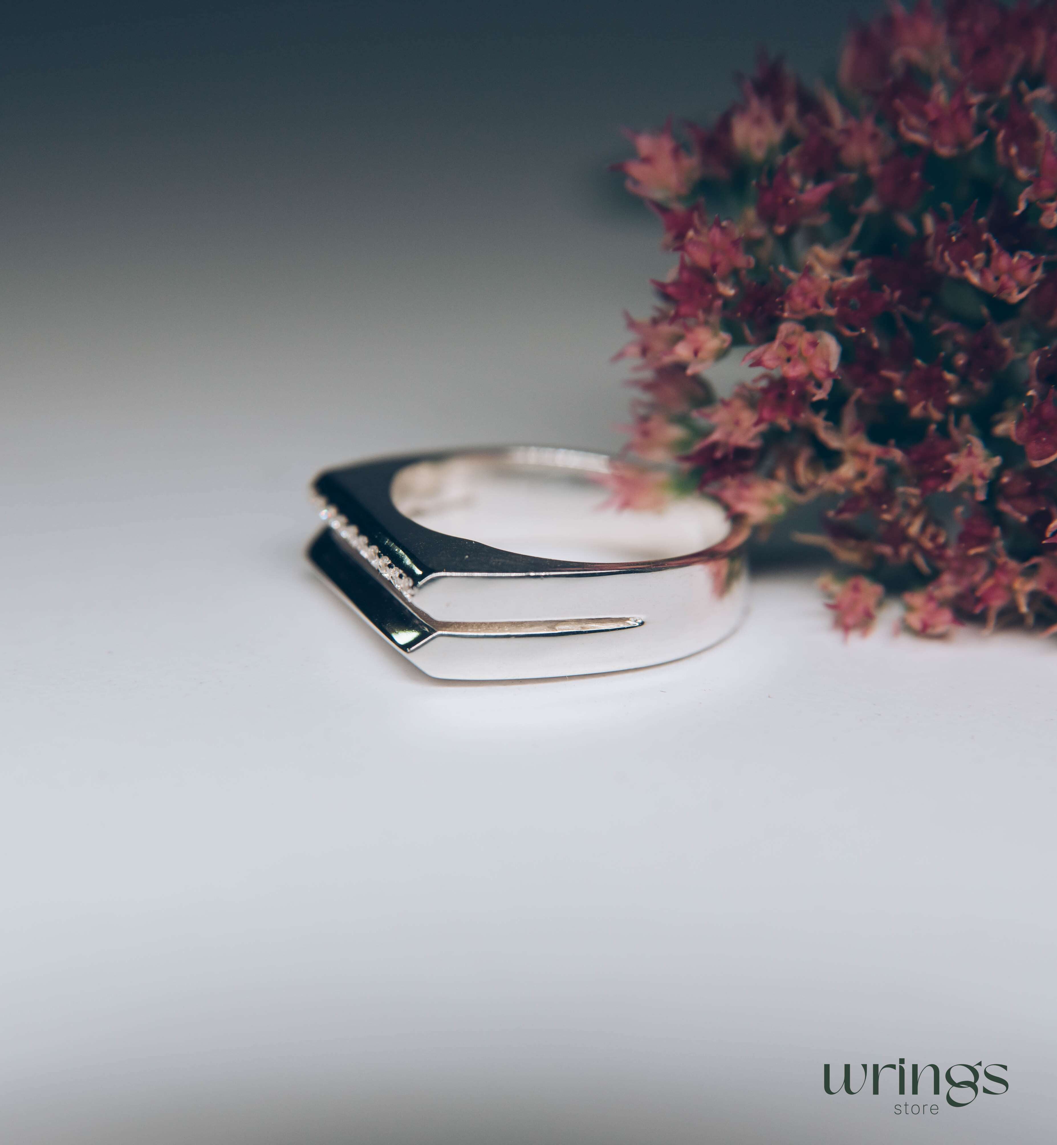Grooved Geometric Silver Signet Ring with White Stones