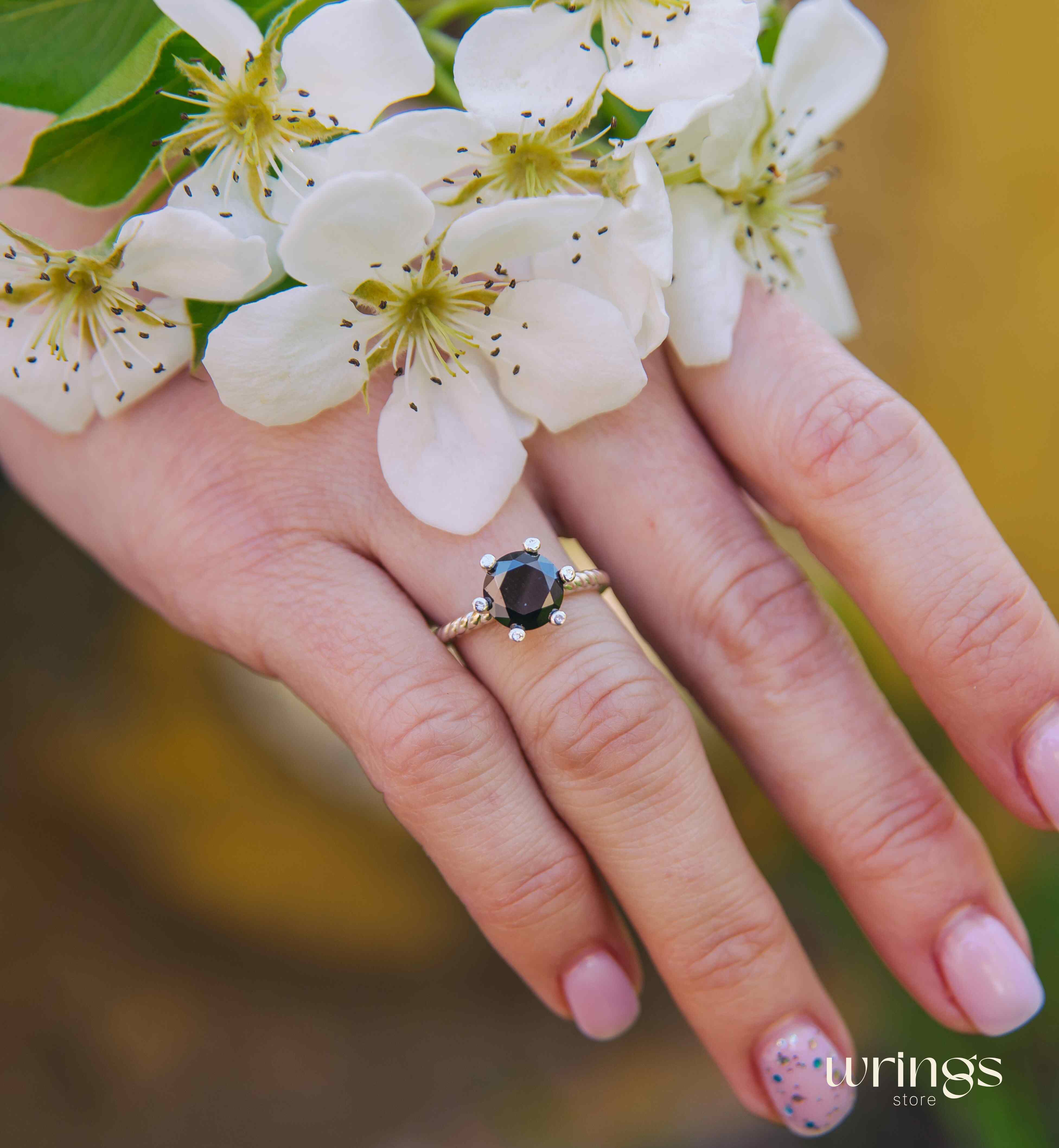 Large Simulated Black Diamond Cocktail Ring Rope Band