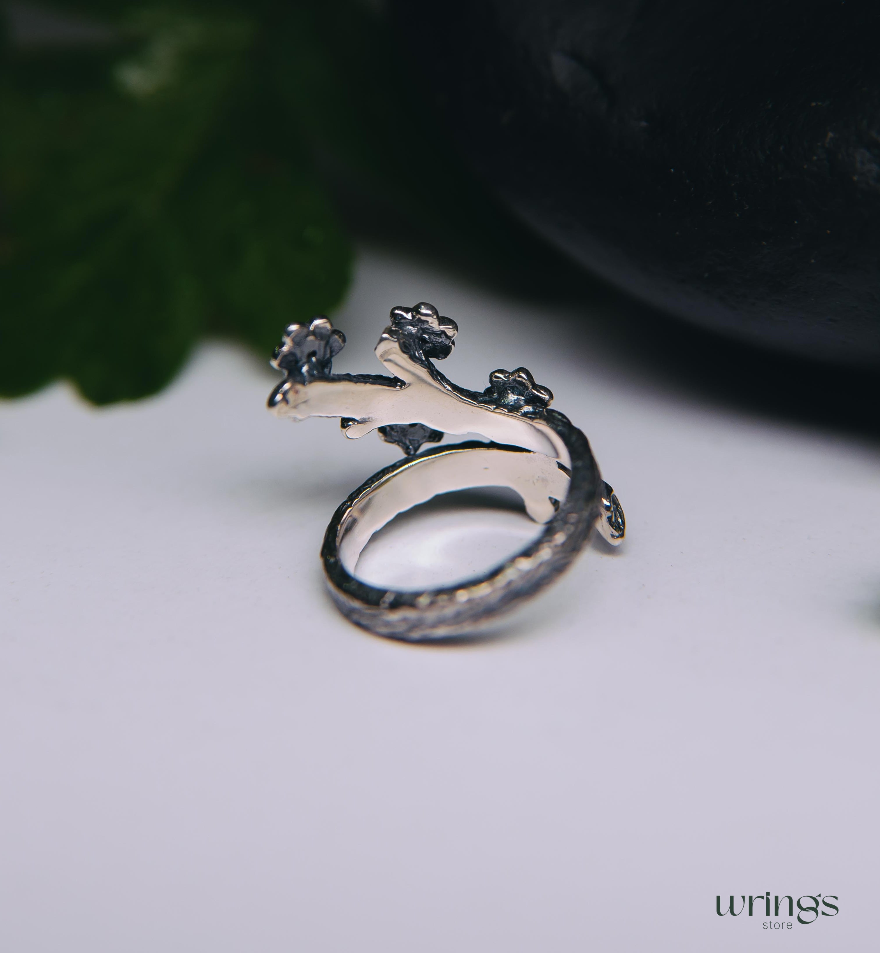 Daisy Flowers with Gems on a Silver Branch Frolal Ring