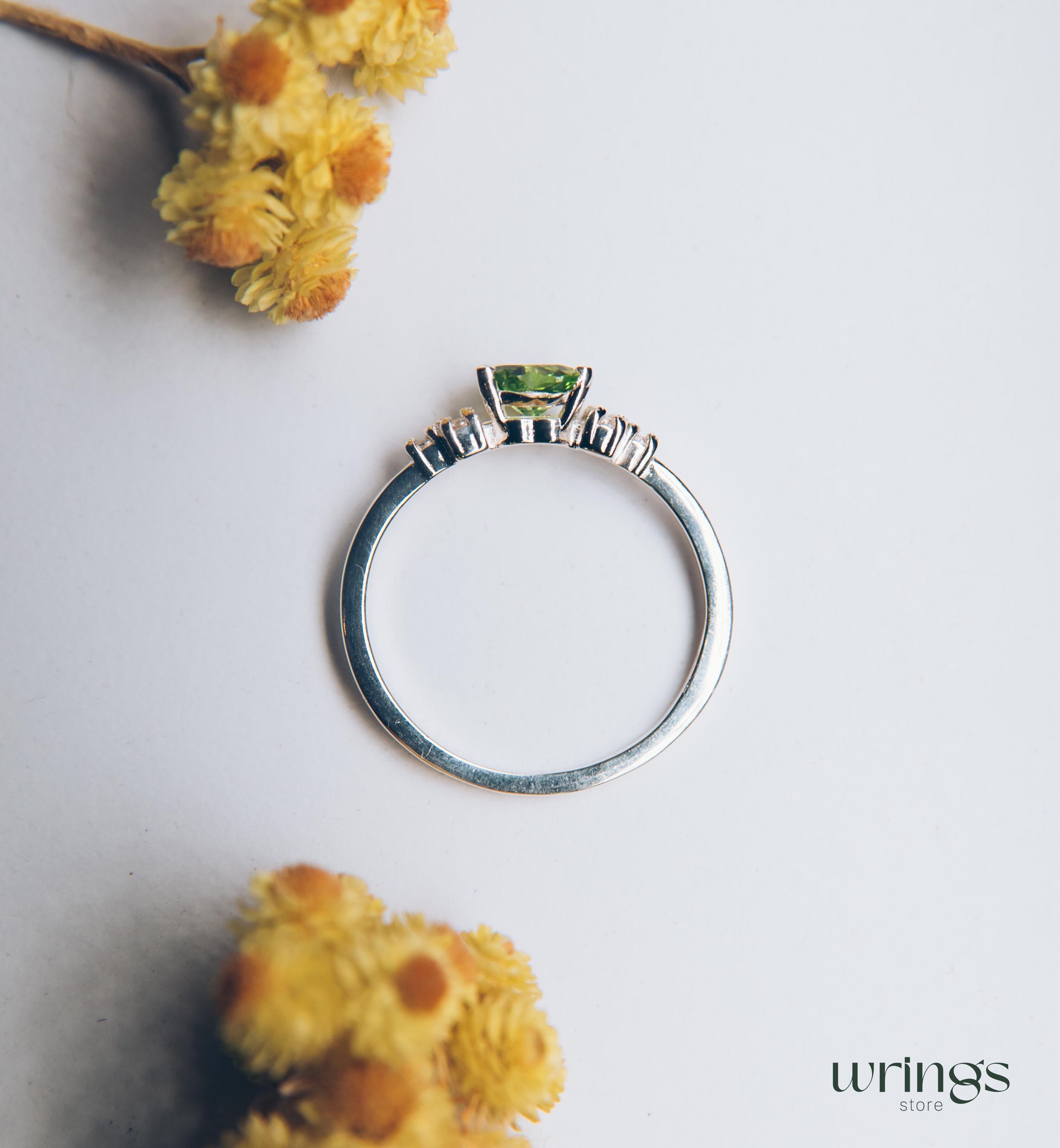 Central Heart cut Peridot Cluster Engagement Ring Silver