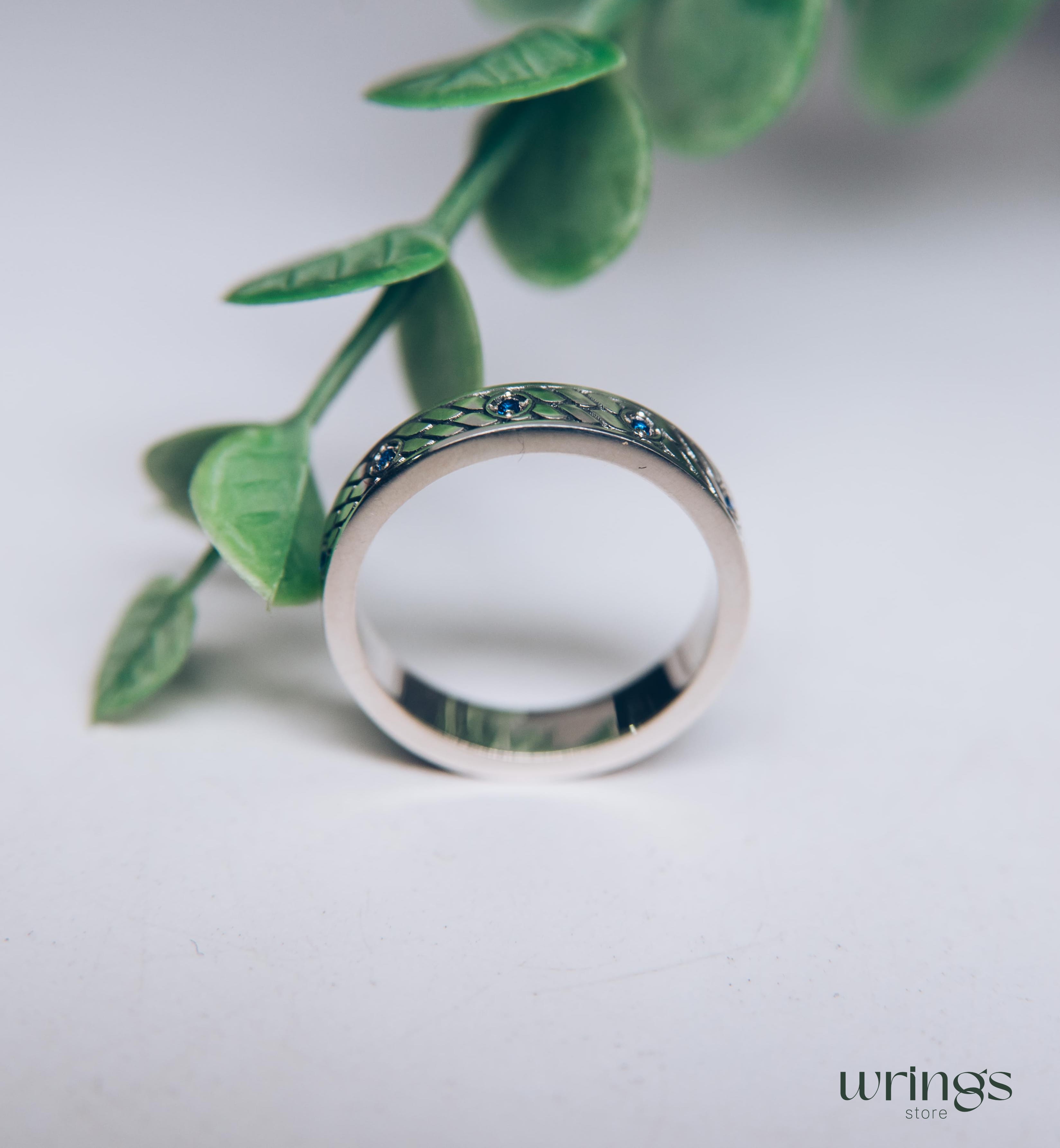 Cobblestone Design Womens Silver Ring with Sapphires