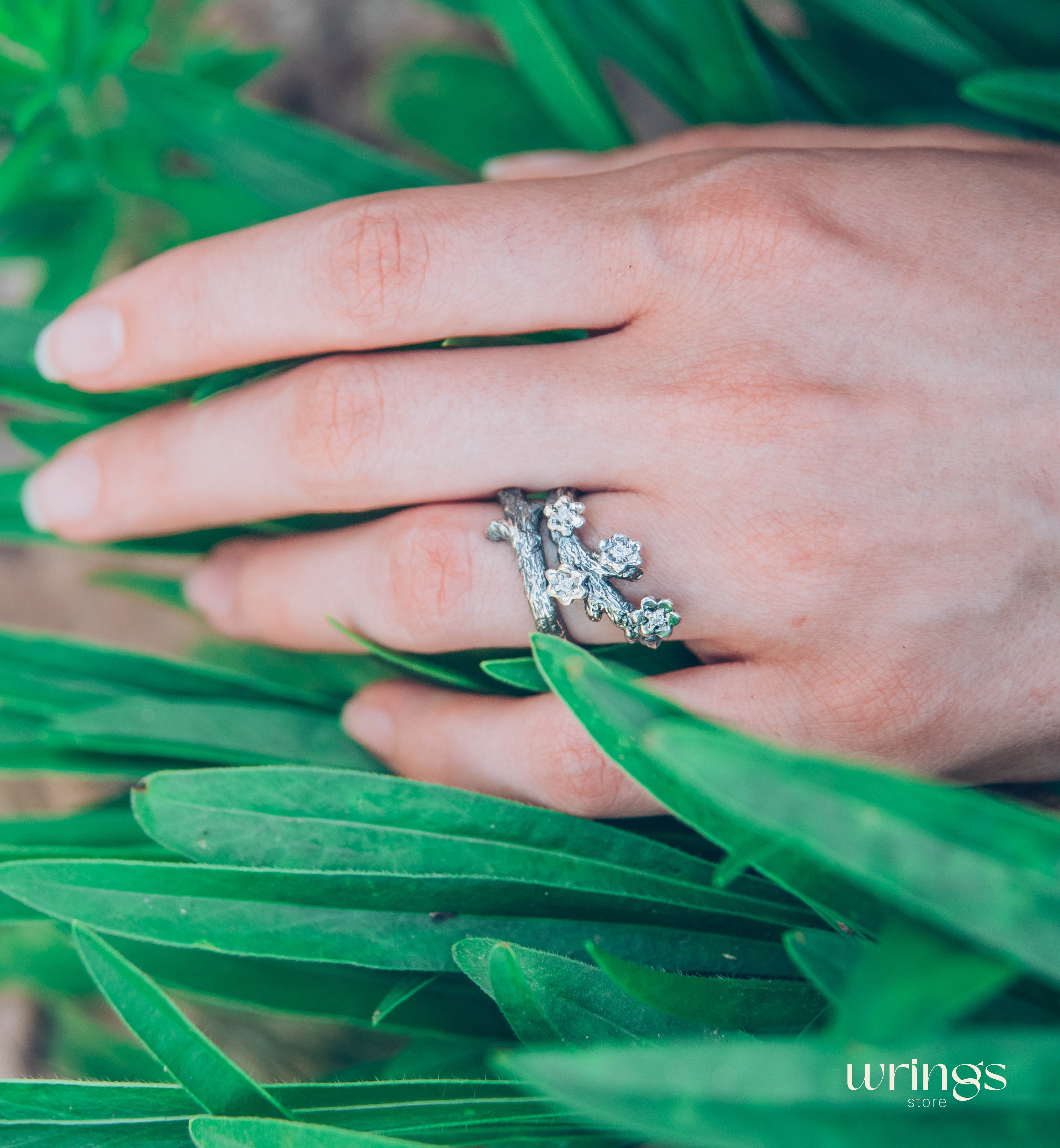 Daisy Flowers with Gems on a Silver Branch Frolal Ring