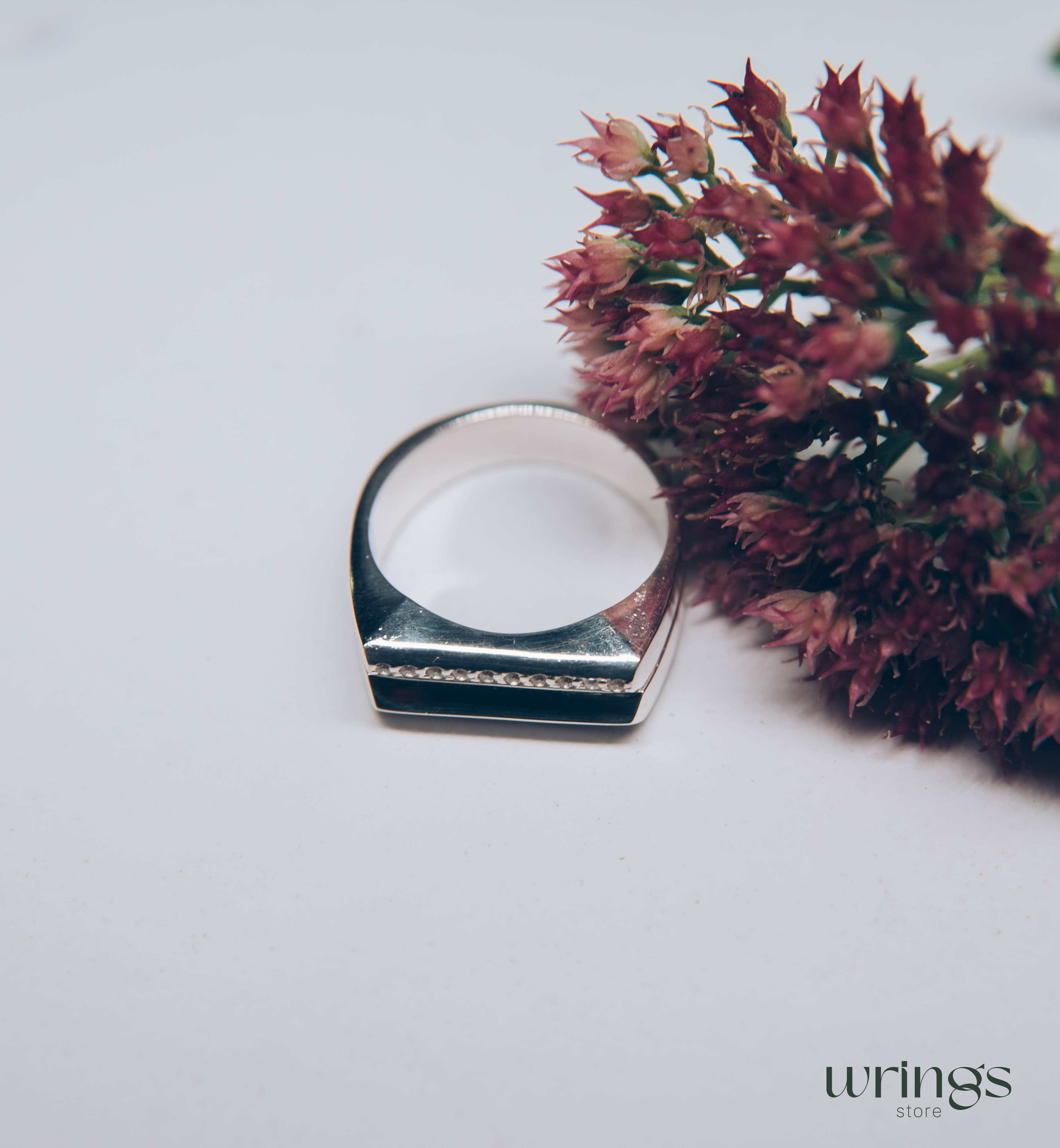 Grooved Geometric Silver Signet Ring with White Stones