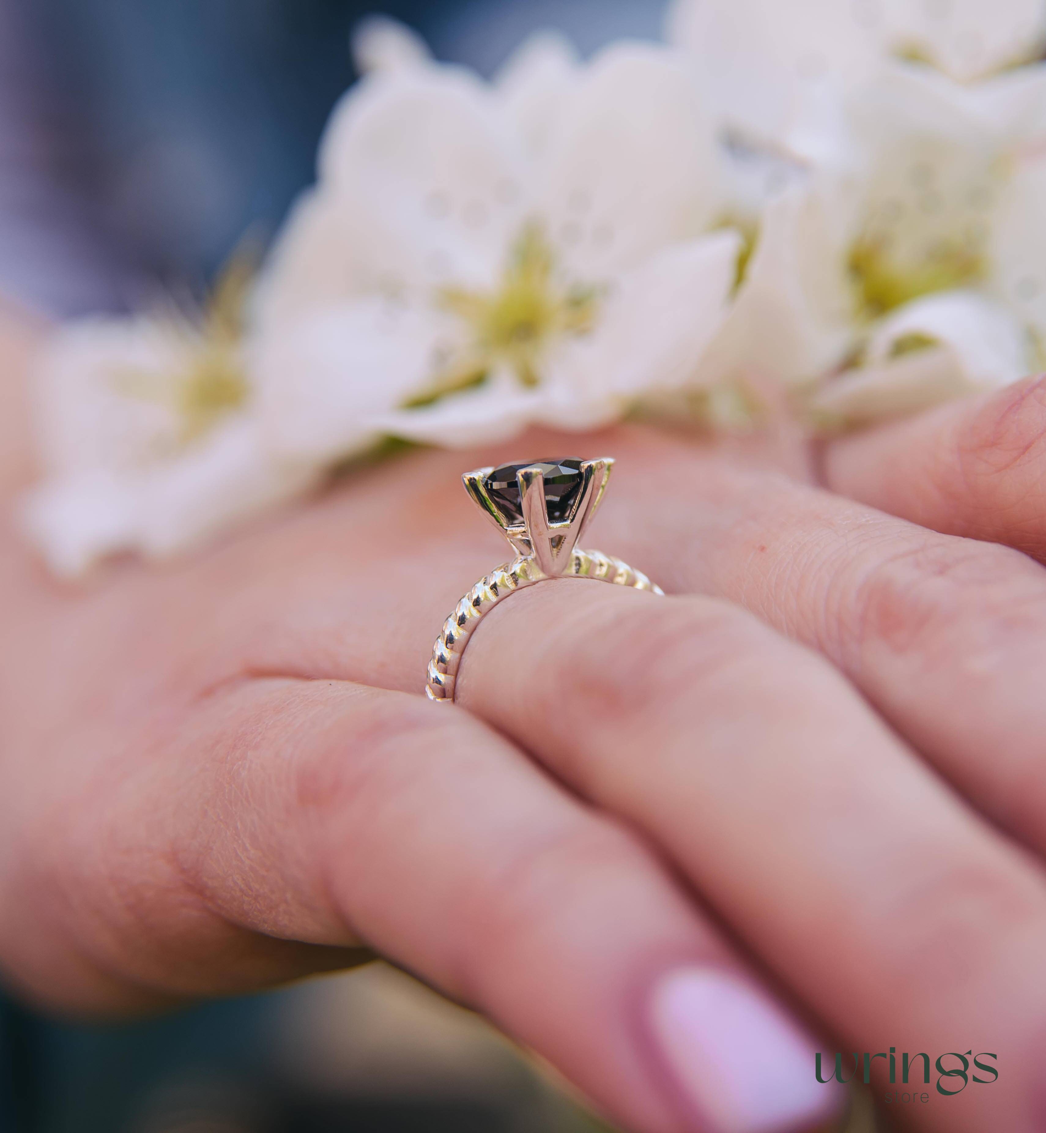 Large Simulated Black Diamond Cocktail Ring Rope Band