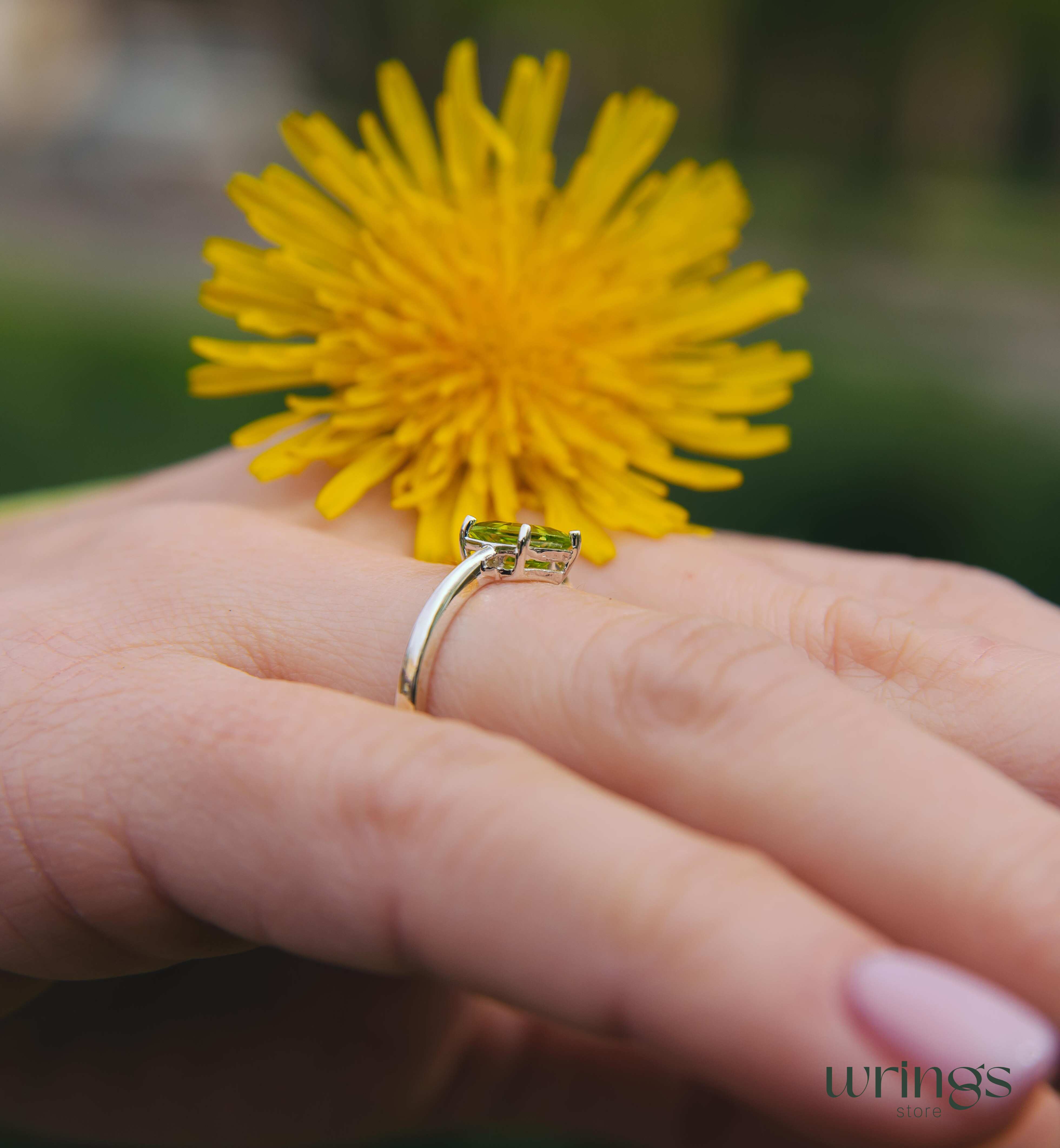 Minimalist Solitaire Square cut Peridot Ring Silver
