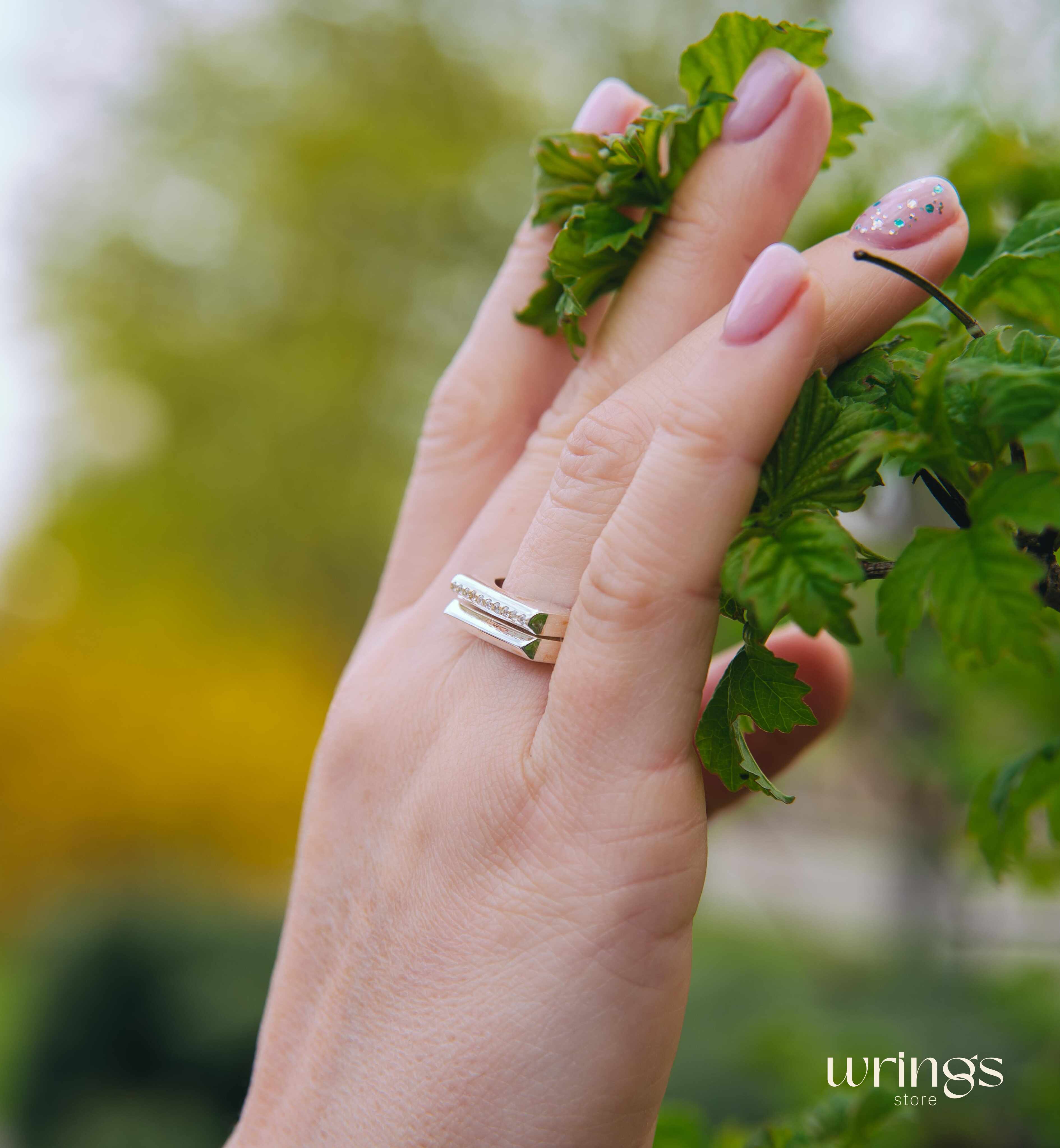 Grooved Geometric Silver Signet Ring with White Stones