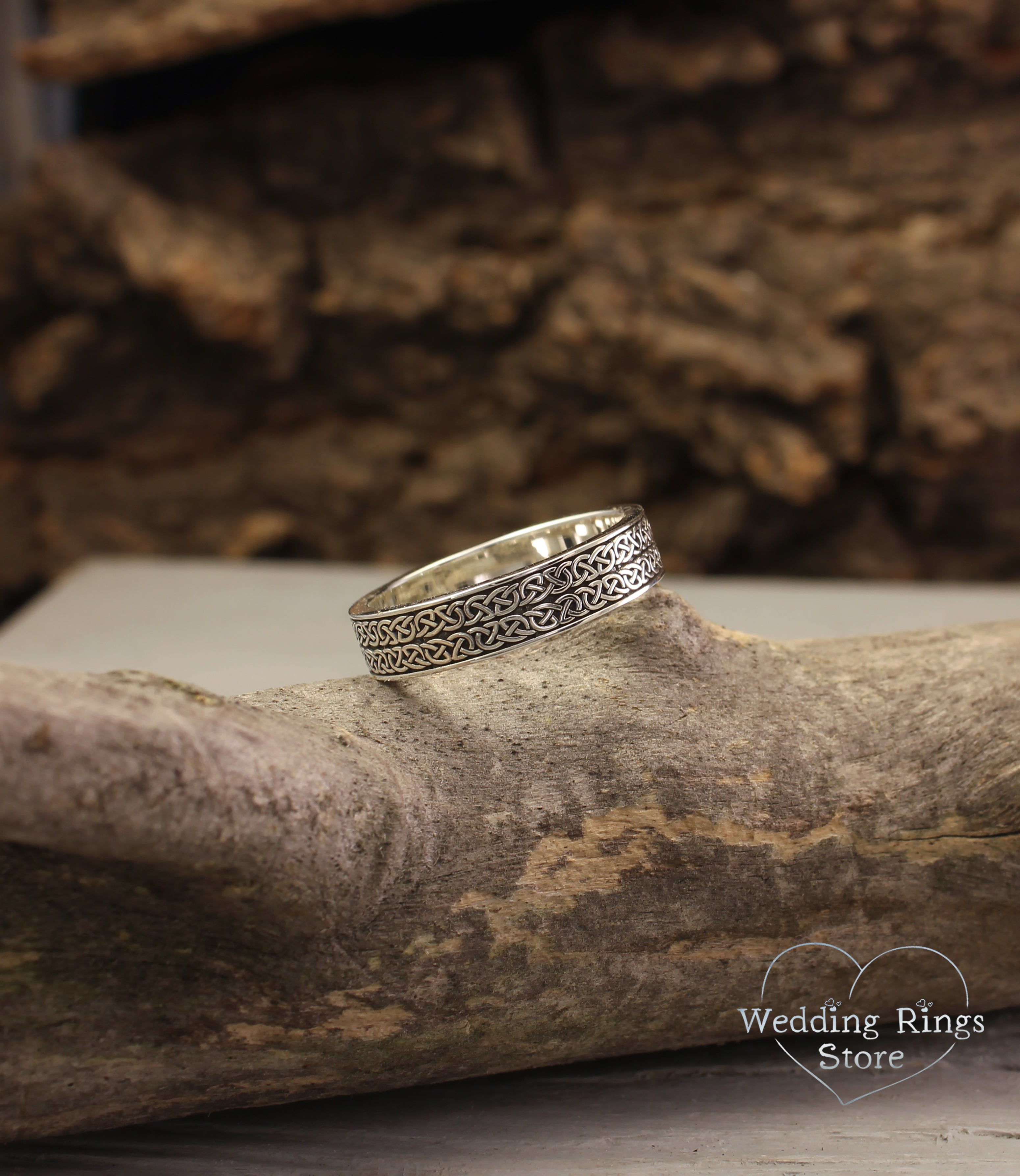 Silver Engraved Celtic Knot Ring – Unisex Irish Style Band