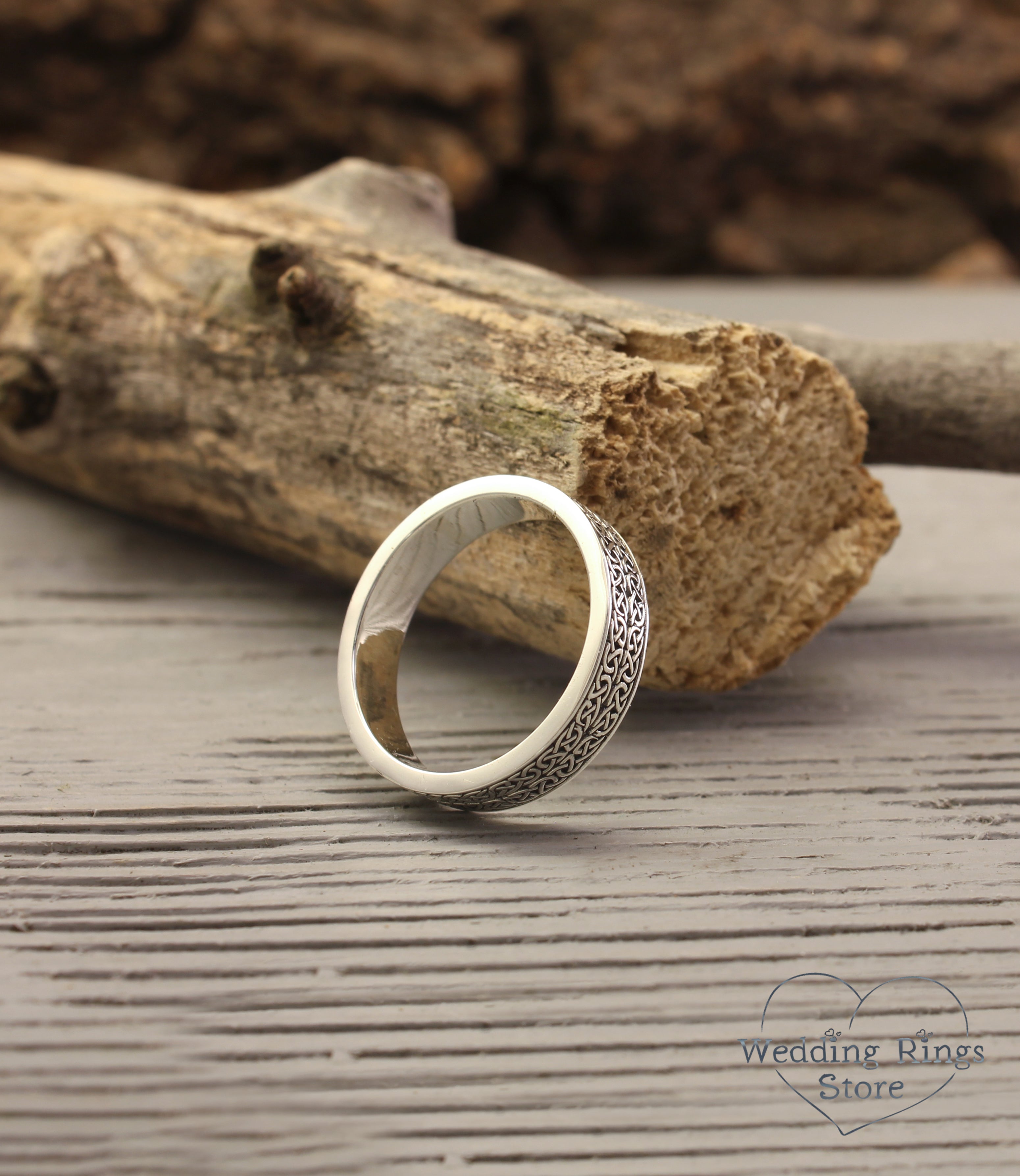 Silver Engraved Celtic Knot Ring – Unisex Irish Style Band