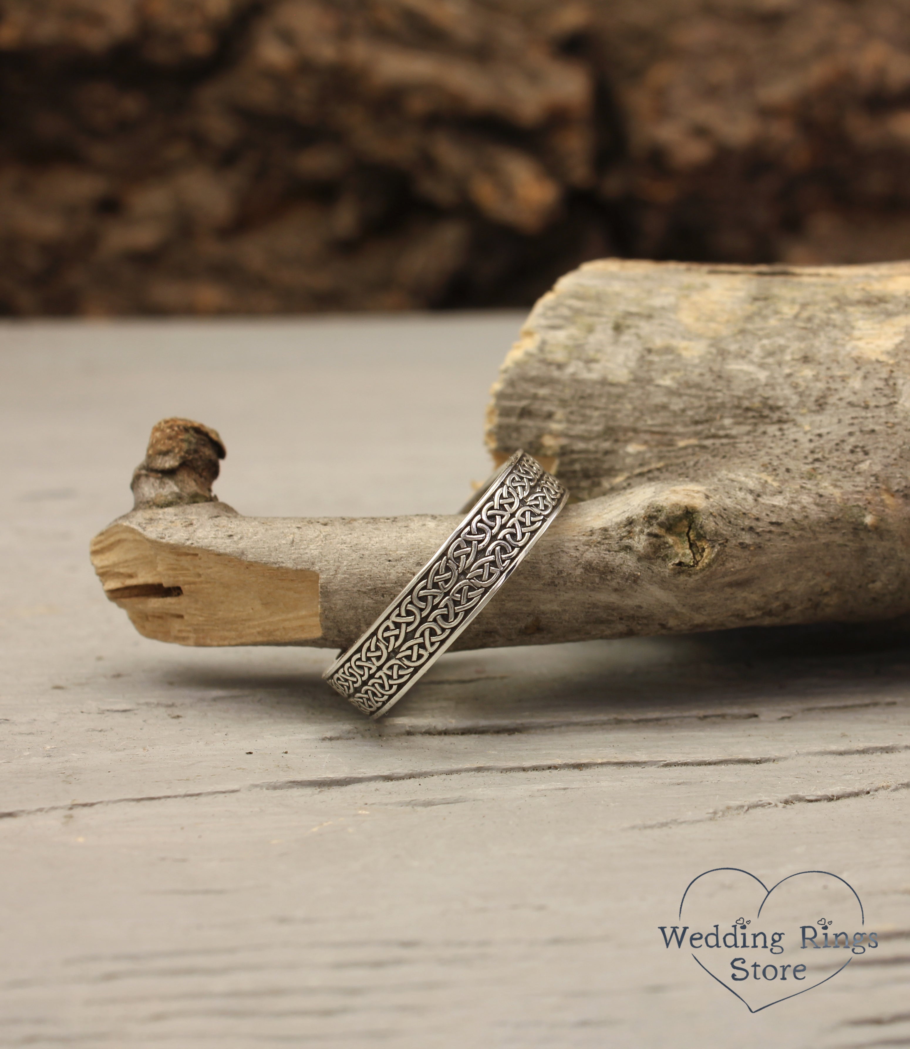 Silver Engraved Celtic Knot Ring – Unisex Irish Style Band