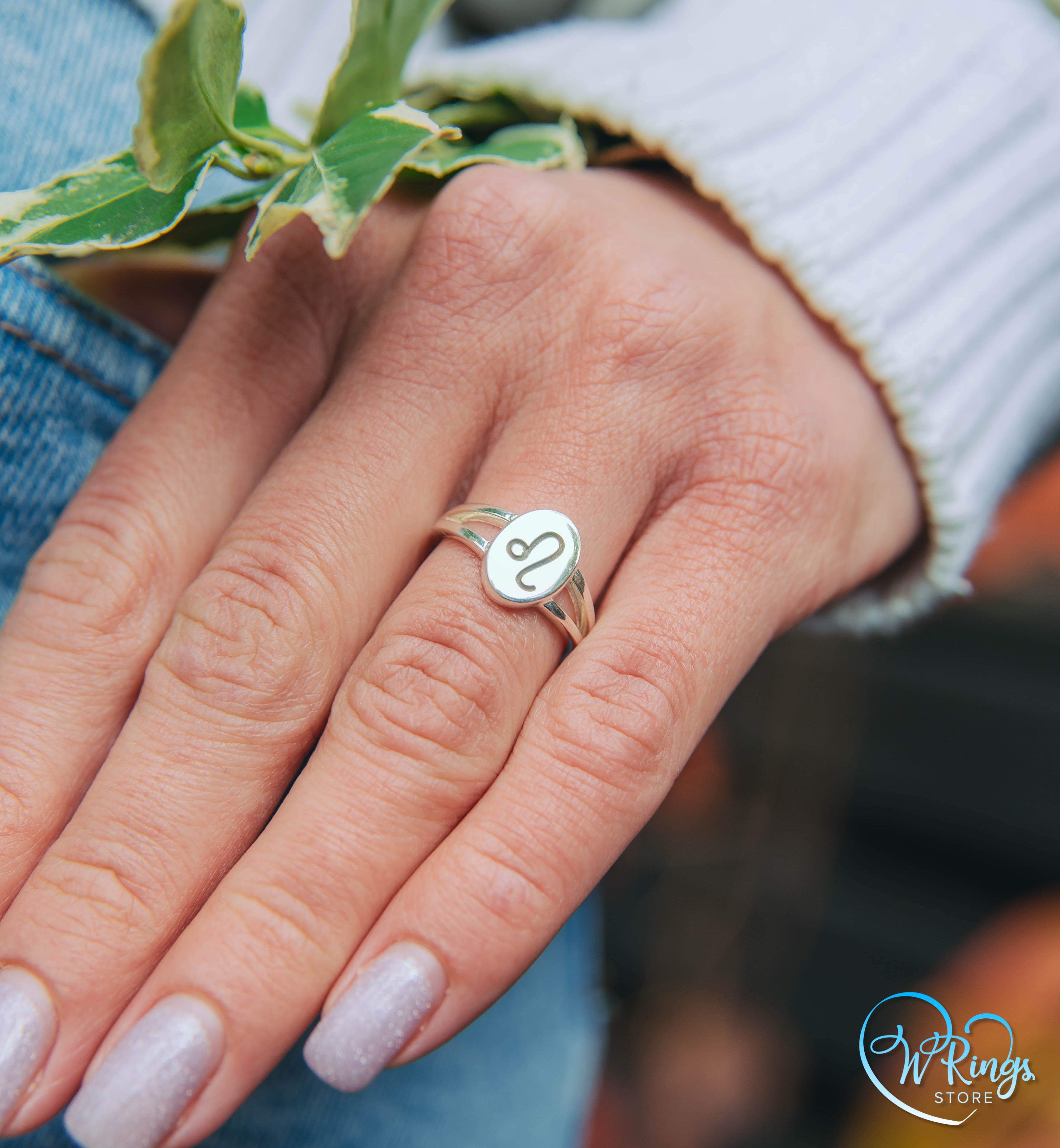 Oval shape Leo Signet Ring with Split Shank in Silver