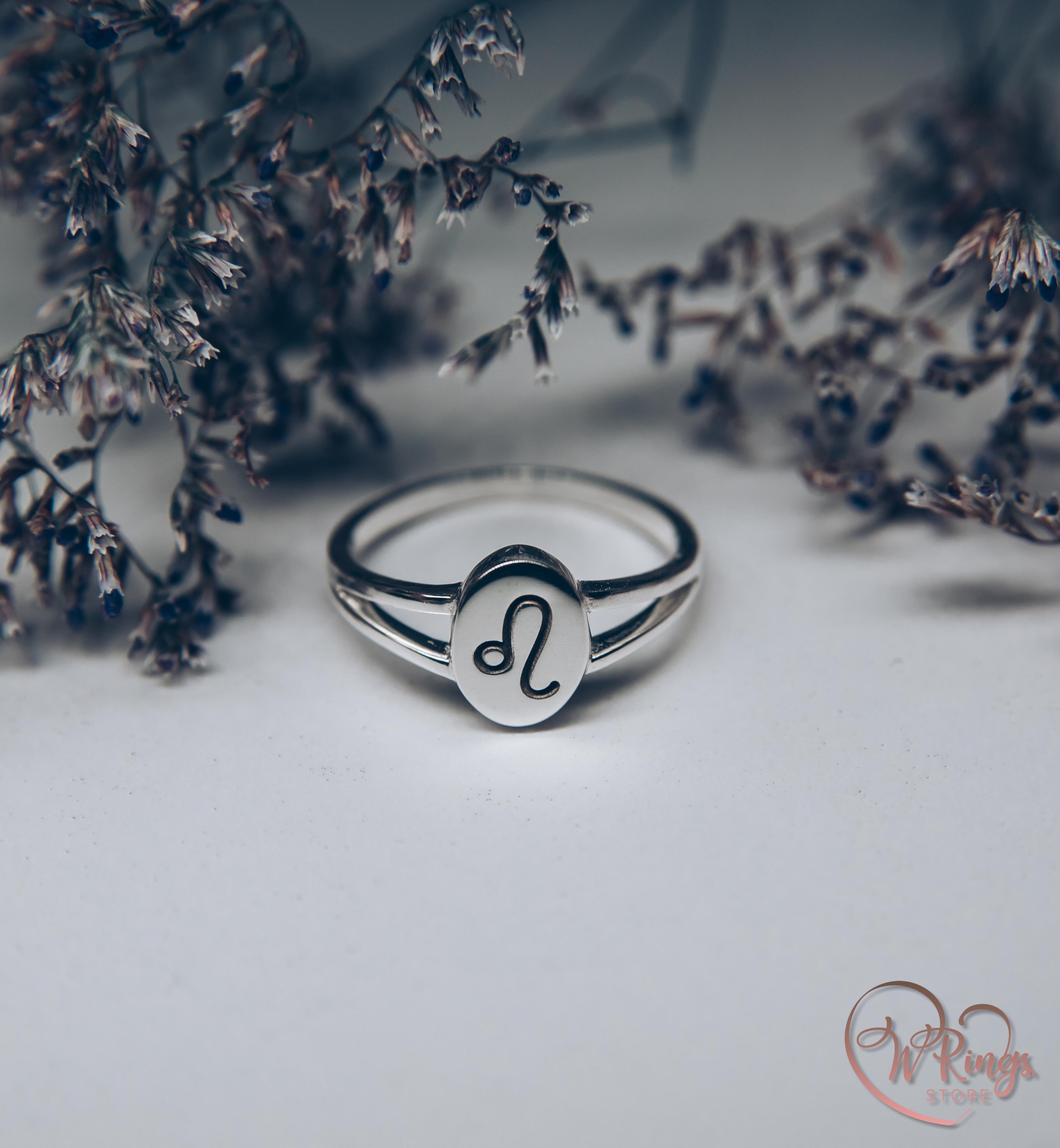 Oval shape Leo Signet Ring with Split Shank in Silver