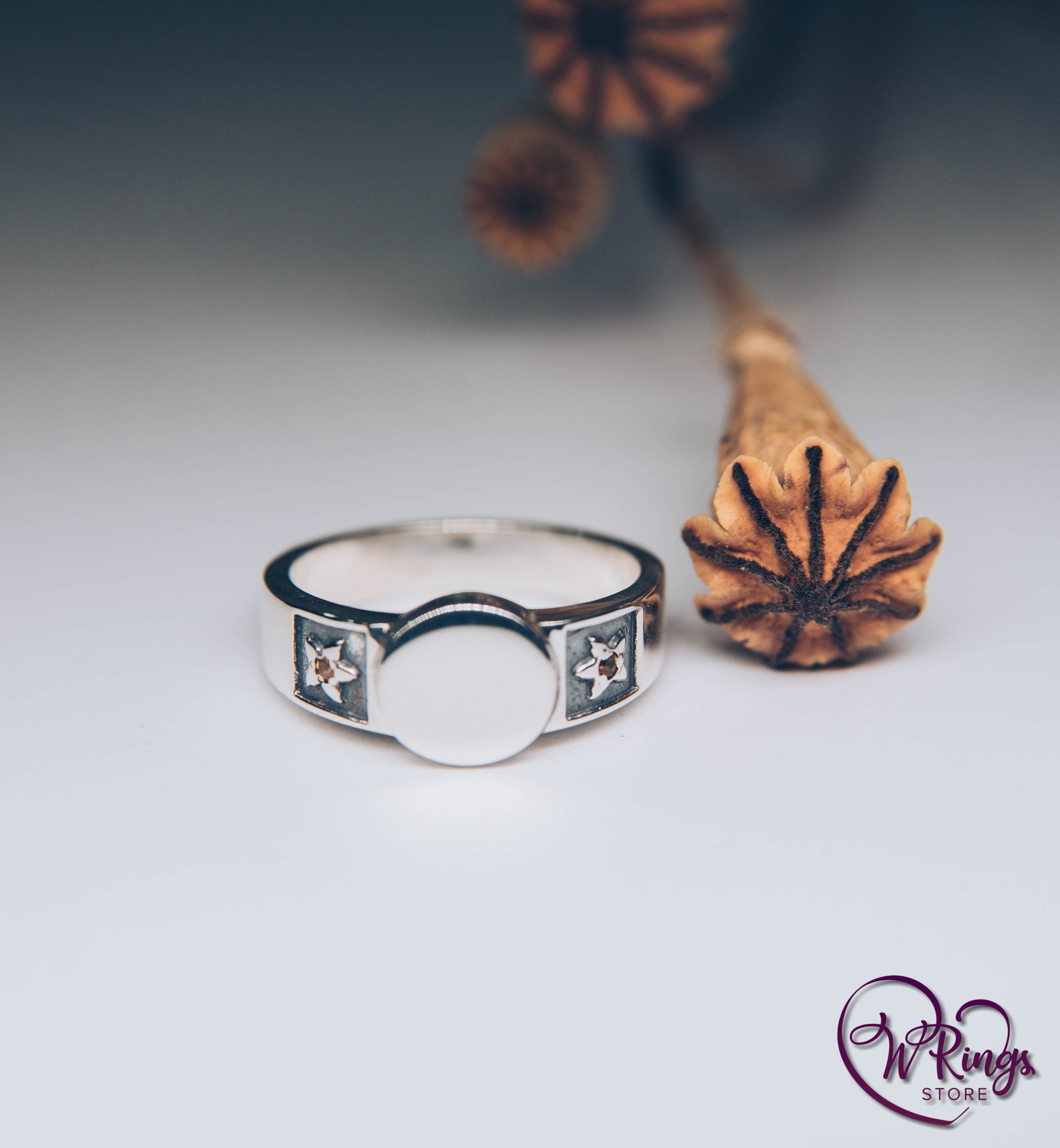 Silver Round shape Signet Ring & Side Leaves with Сitrines