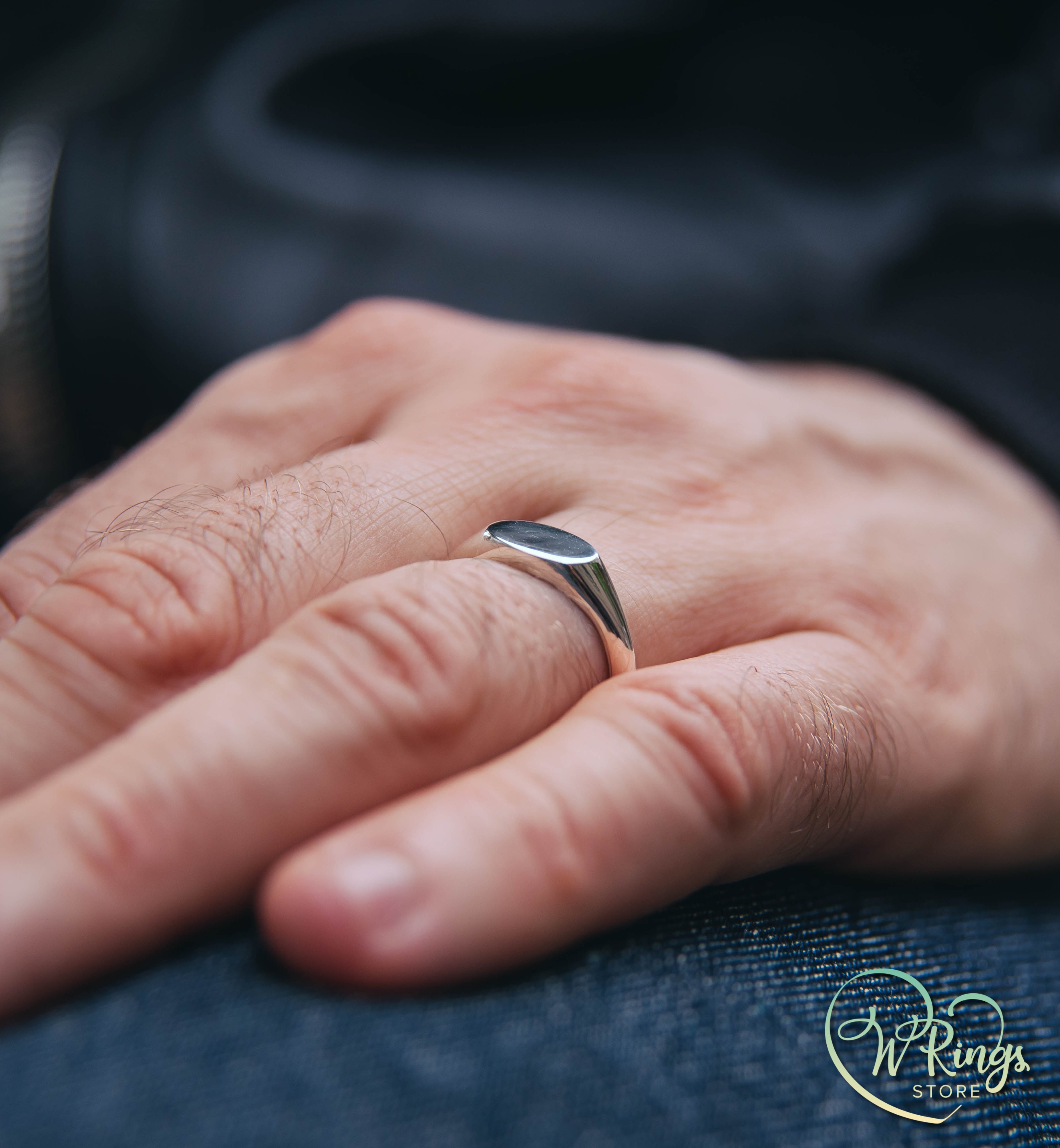 Smallest Size Blank Landscape Oval Signet Ring in Sterling Silver