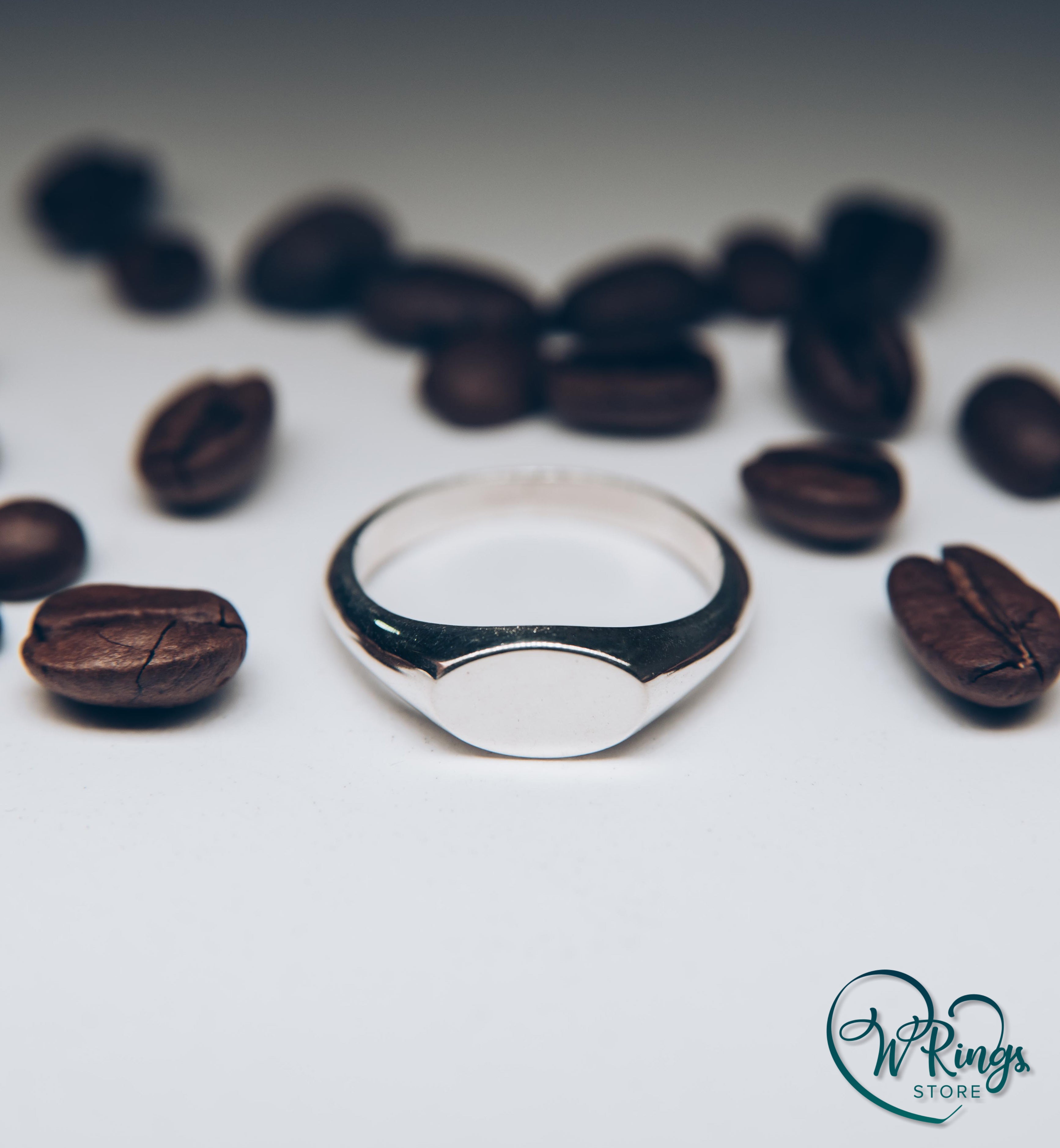 Smallest Size Blank Landscape Oval Signet Ring in Sterling Silver