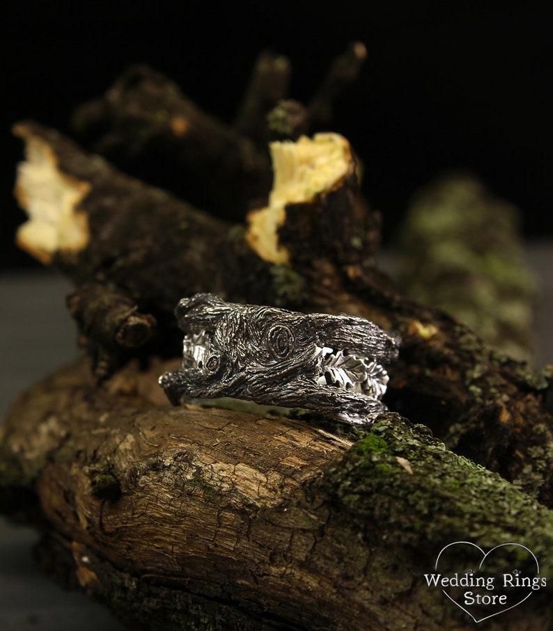 Heavy Men's Silver Band Ring with Tree bark and oak Leaves