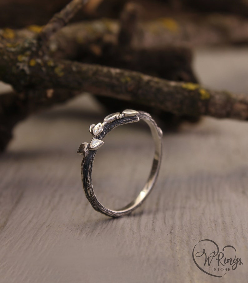 Small Leaves on the Branch - Delicate Silver Chevron Ring