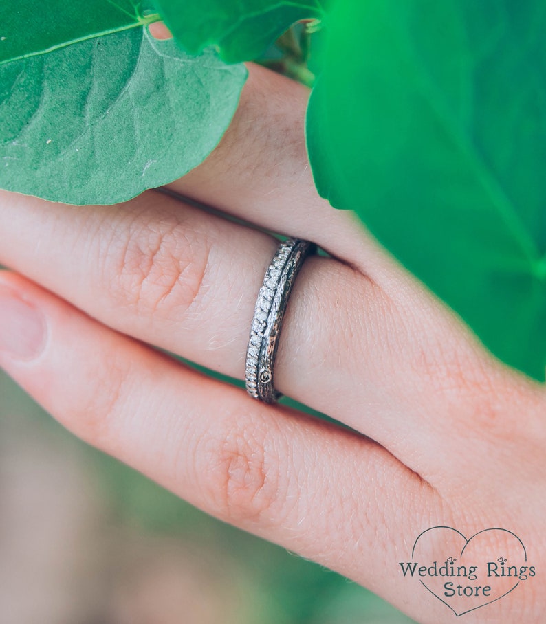 Unique Woodbark texture Dainty Nature Wedding Band for Women