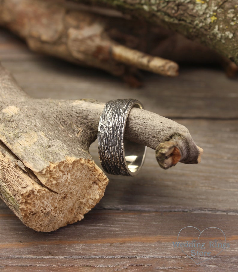 Men's Silver Woodgrain and Rustic Style durable Wedding Band