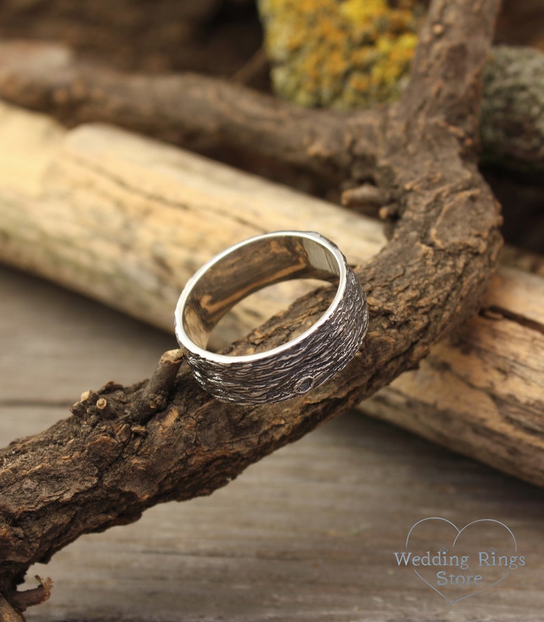Men's Silver Woodgrain and Rustic Style durable Wedding Band
