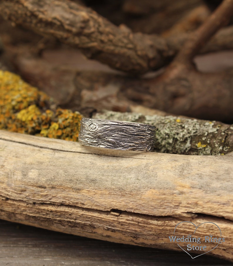 Men's Silver Woodgrain and Rustic Style durable Wedding Band