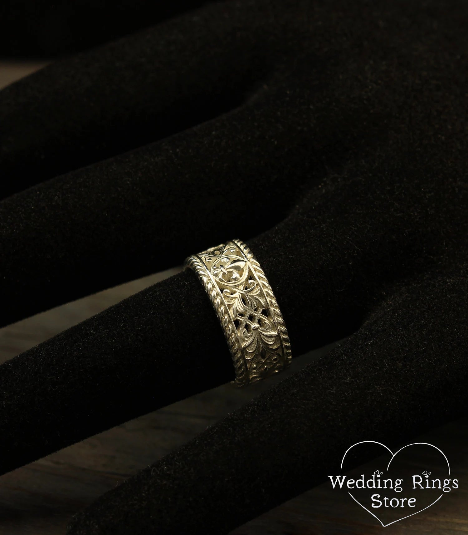 Fleur de Lis Vintage style Filigree Silver Wedding Band