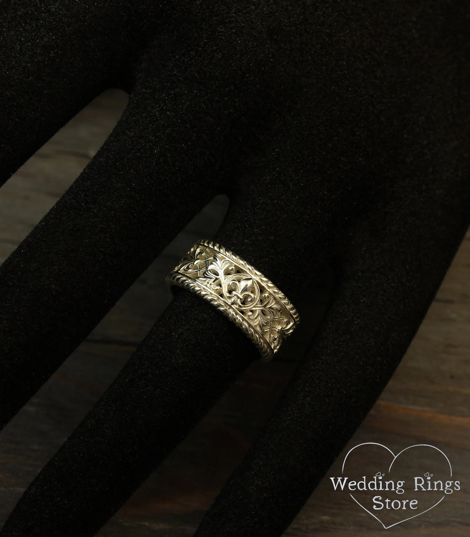 Fleur de Lis Vintage style Filigree Silver Wedding Band