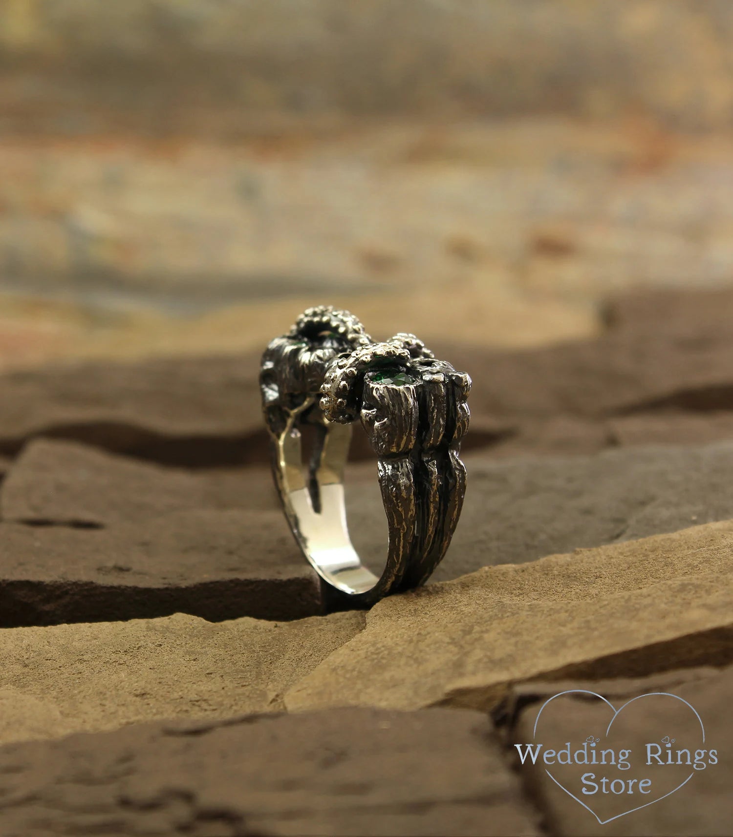 Solid Silver Ocean Seashells Ring with Emerald Gemstone