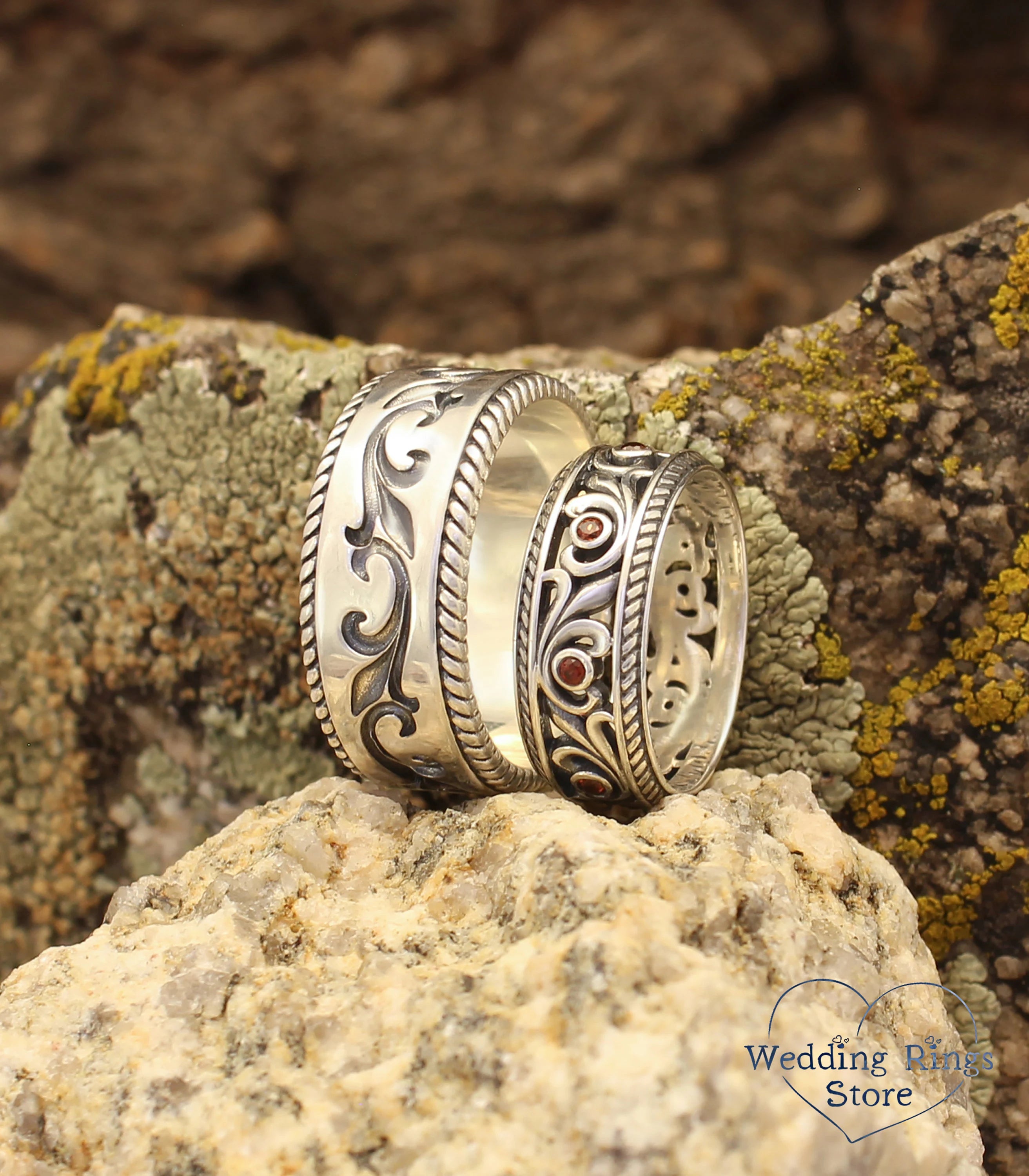 Durable Vintage style Couple Wedding Set with Garnet