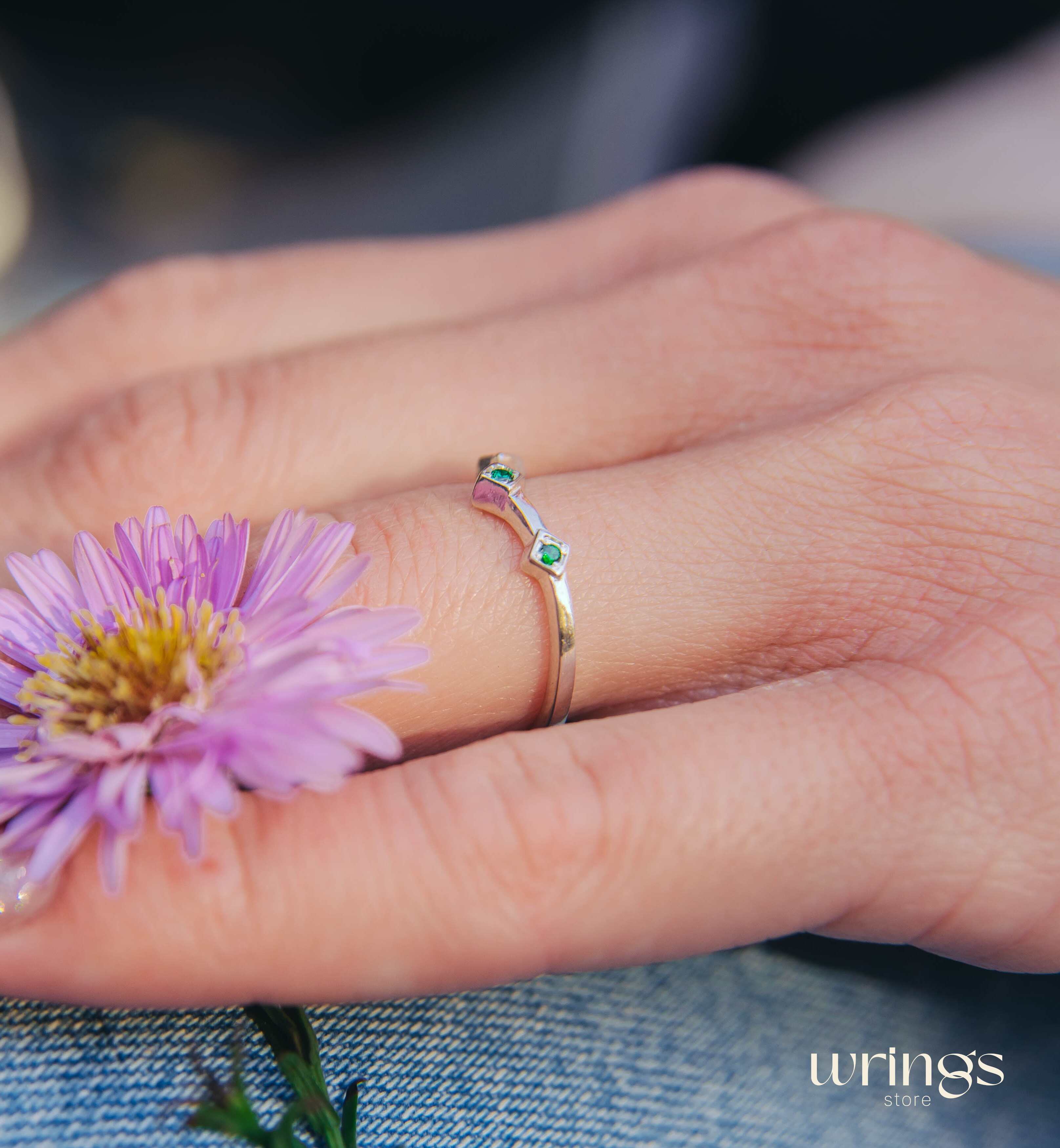 Cute Emeralds in 3 Small Rhombuses Curved Silver Ring