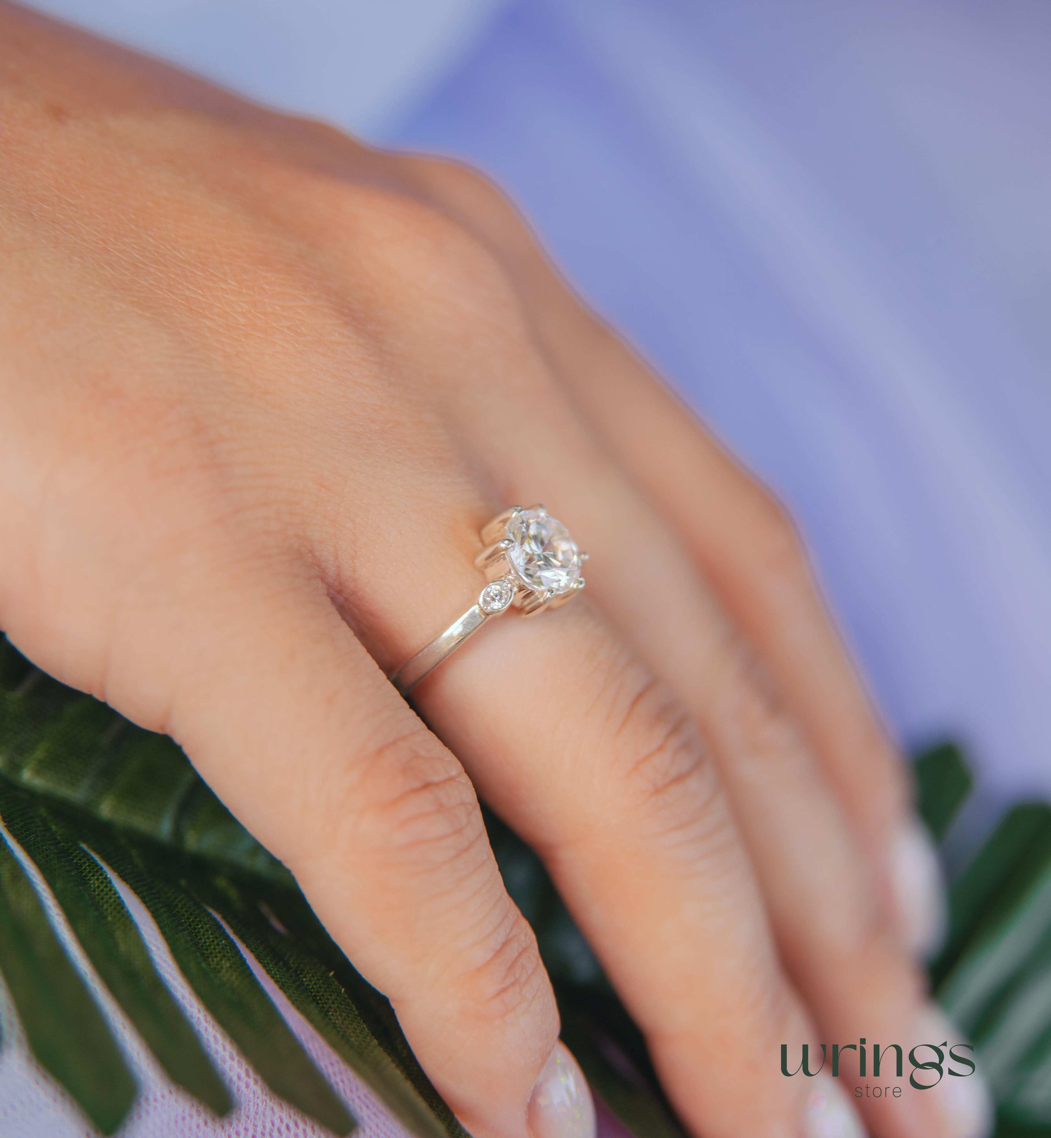 Large central White Stone 3 Stone Engagement Ring silver