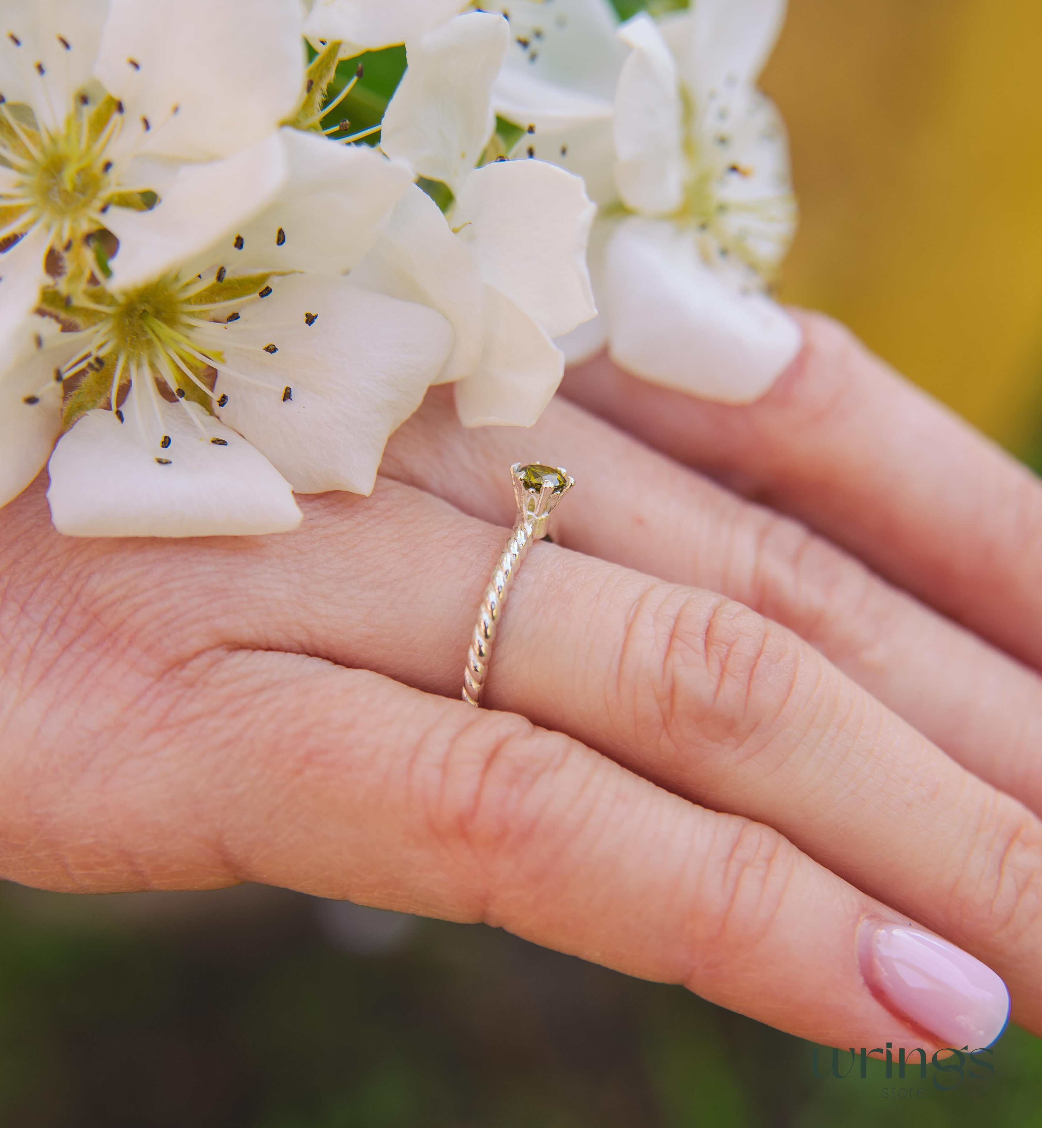 Solitaire Peridot Engagement Ring Silver Rope Band