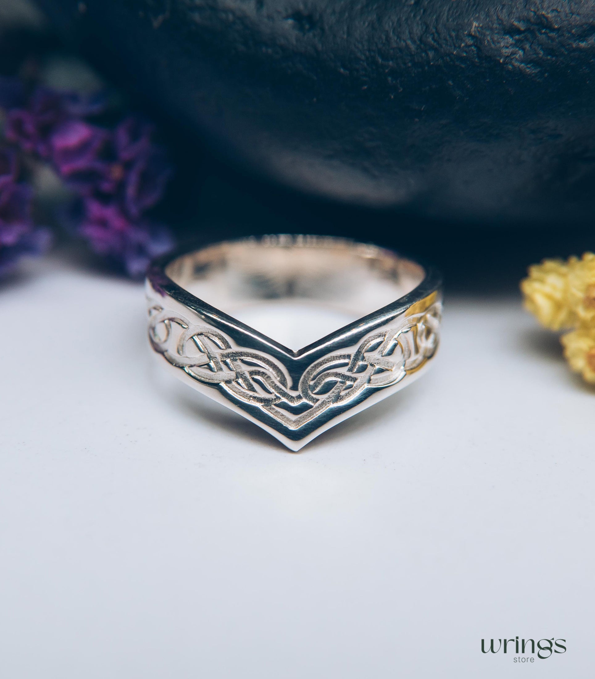 Chevron Irish knot Wedding Ring in durable Sterling Silver