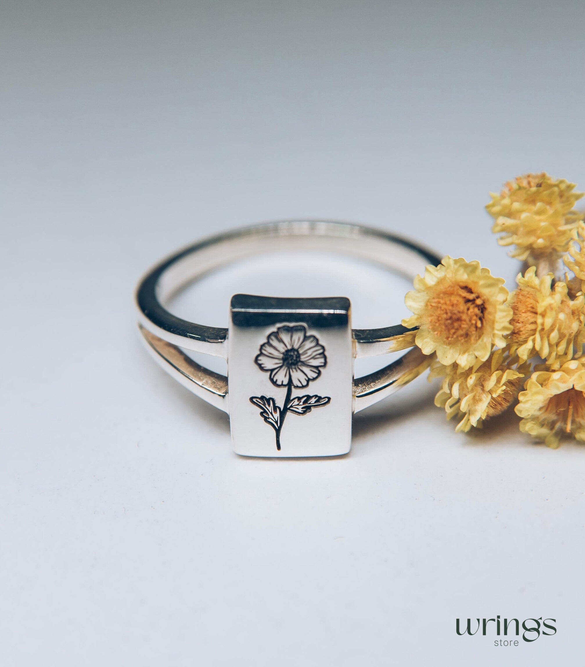 Engraved Daisy Flower Silver Signet Ring for Women