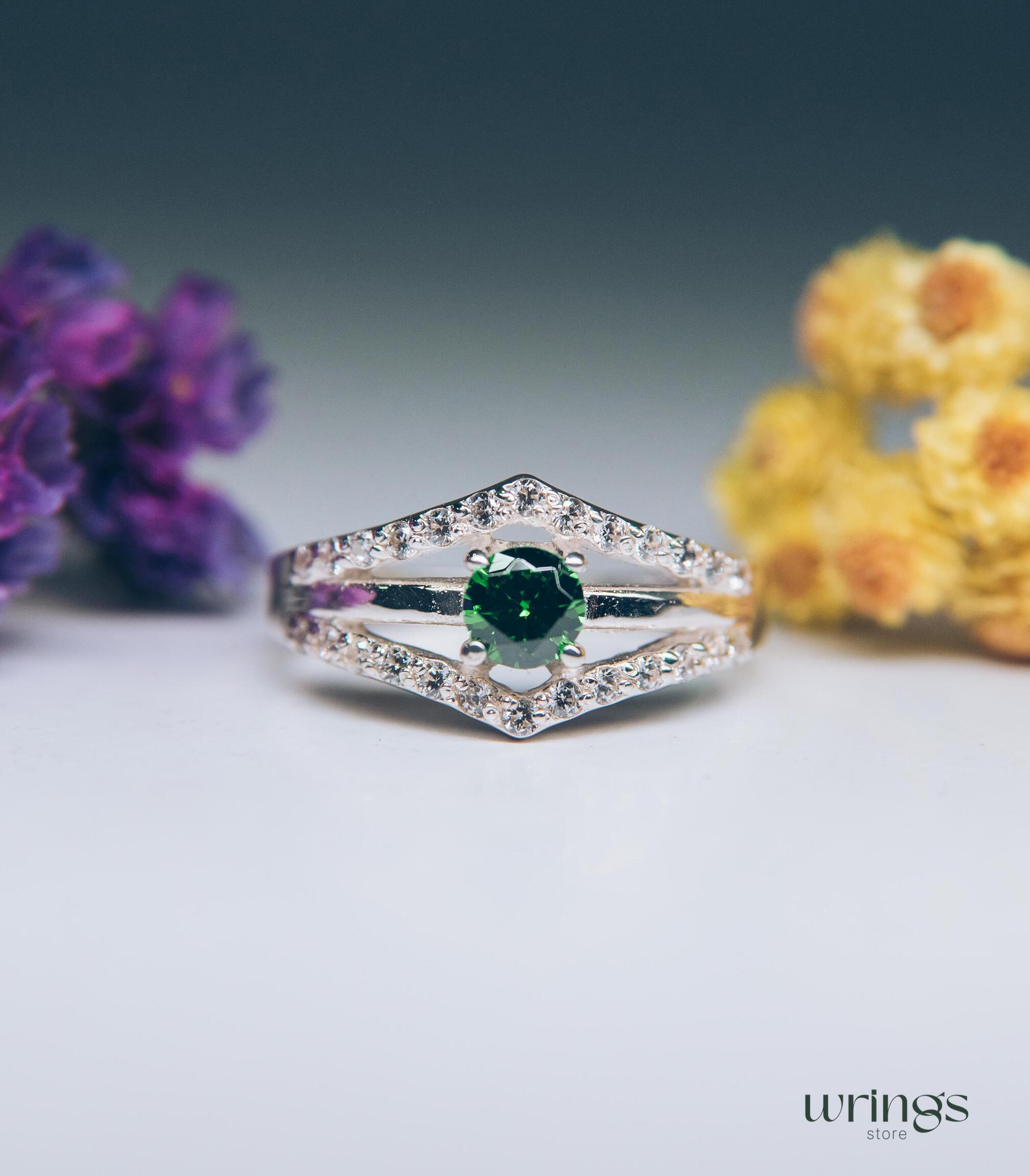 Oval Lab Grown Emerald Engagement Ring Double V-shaped