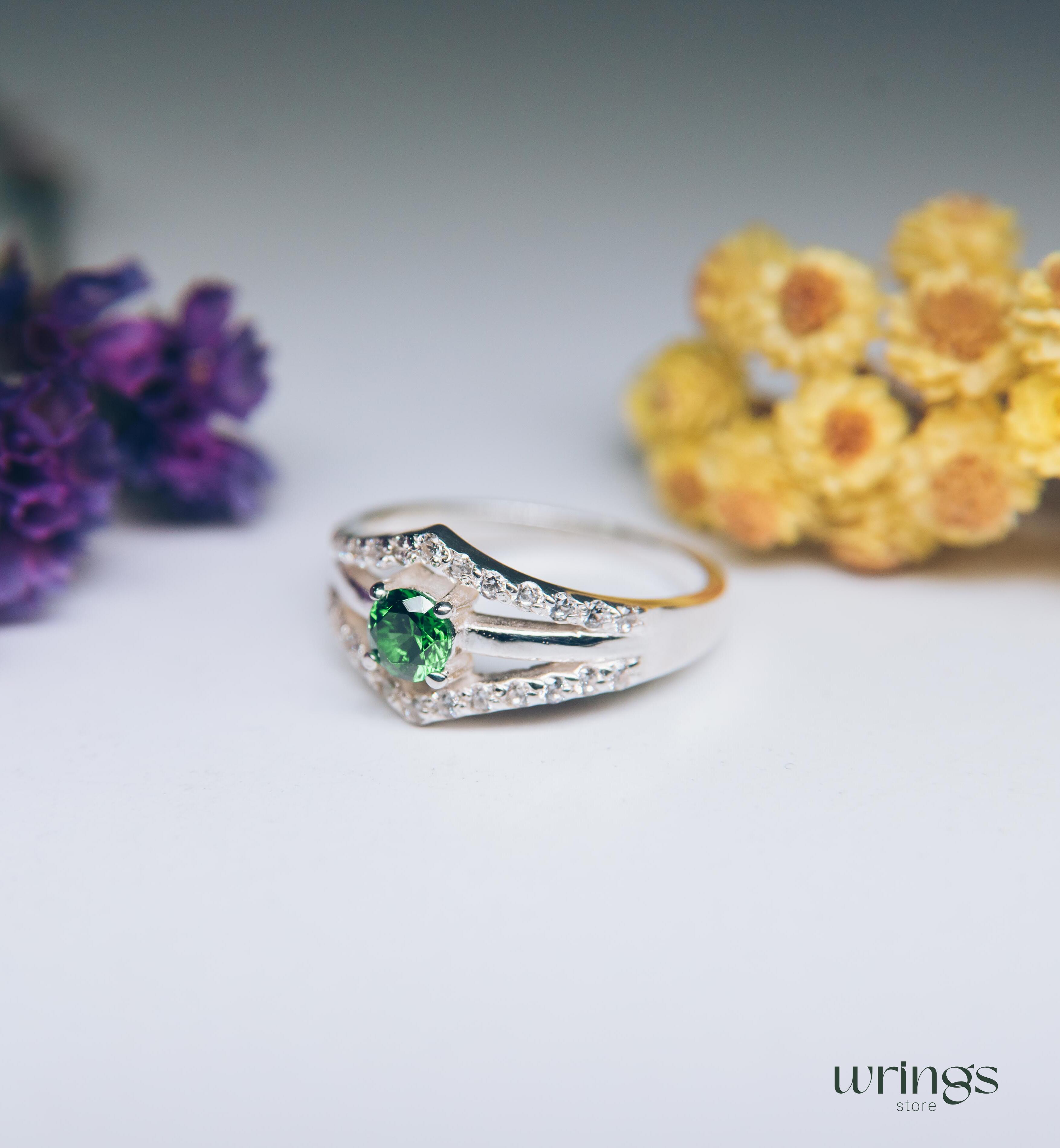 Oval Lab Grown Emerald Engagement Ring Double V-shaped