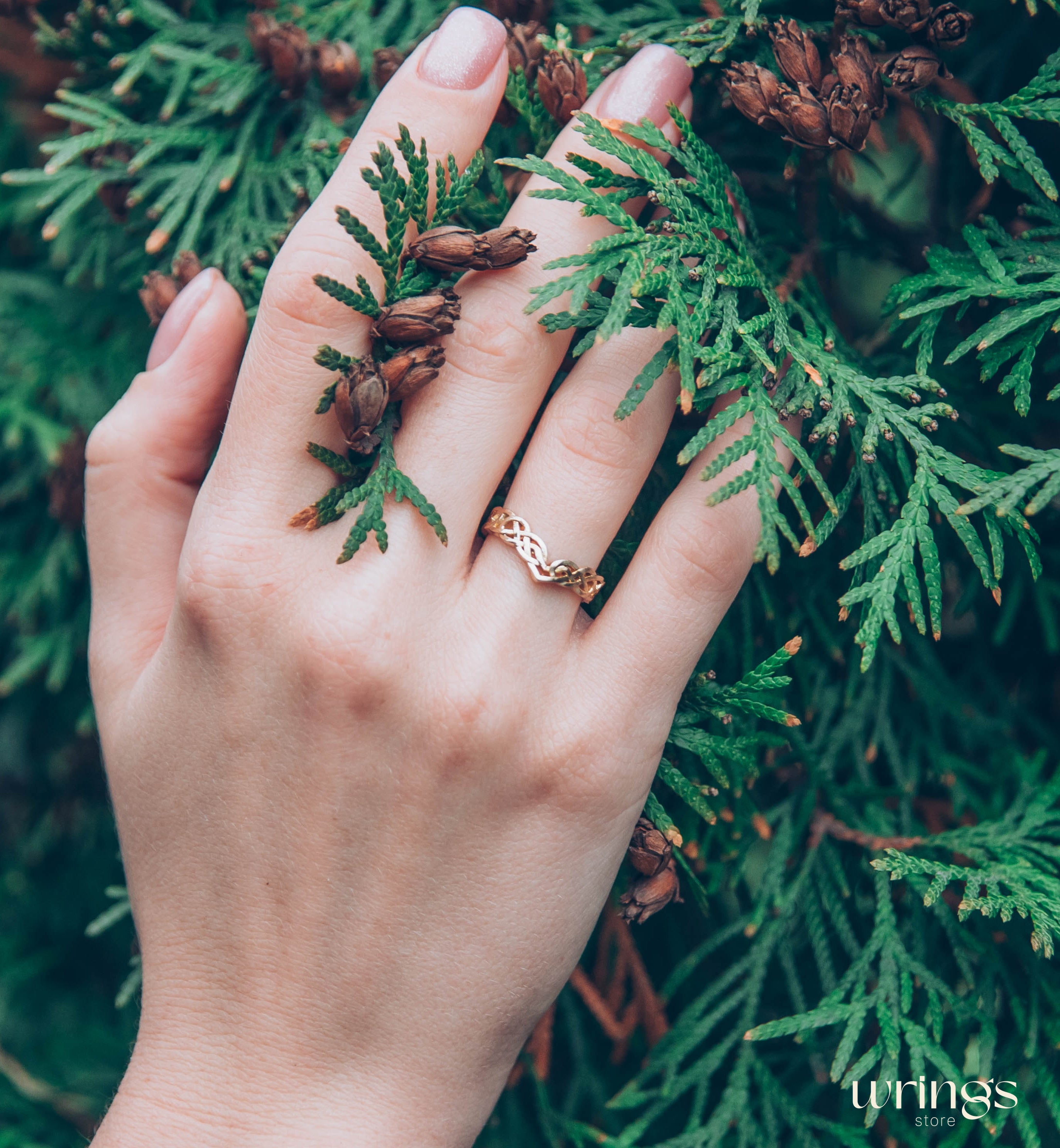 Elegant Gold Celtic Wedding Ring for Women Wicker Style