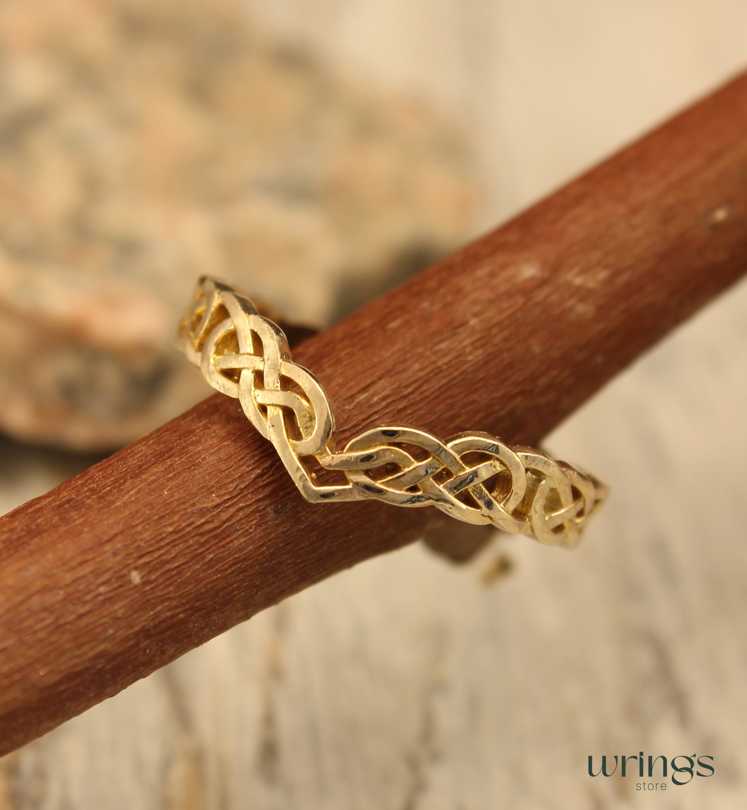 Elegant Gold Celtic Wedding Ring for Women Wicker Style