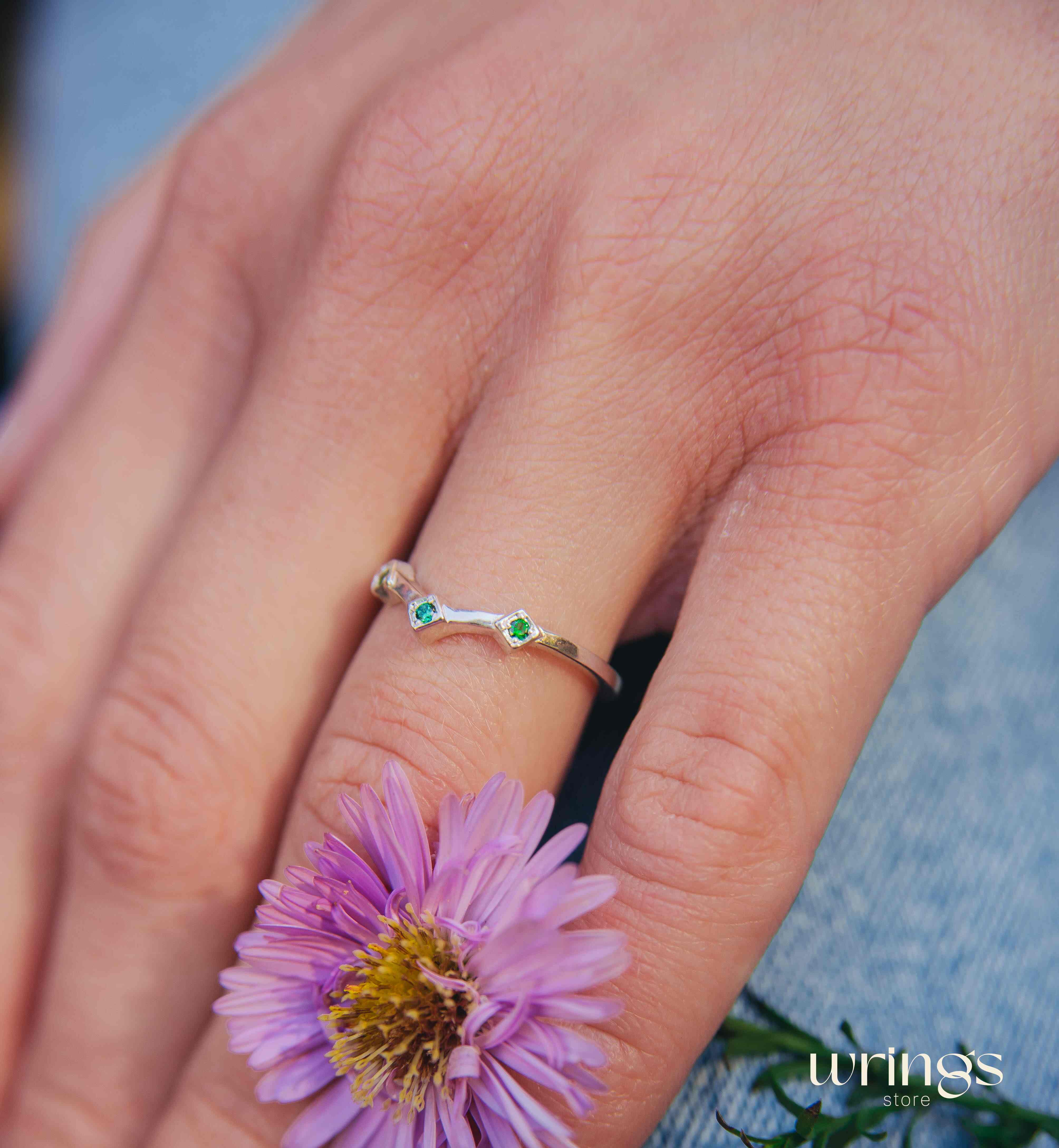 Cute Emeralds in 3 Small Rhombuses Curved Silver Ring