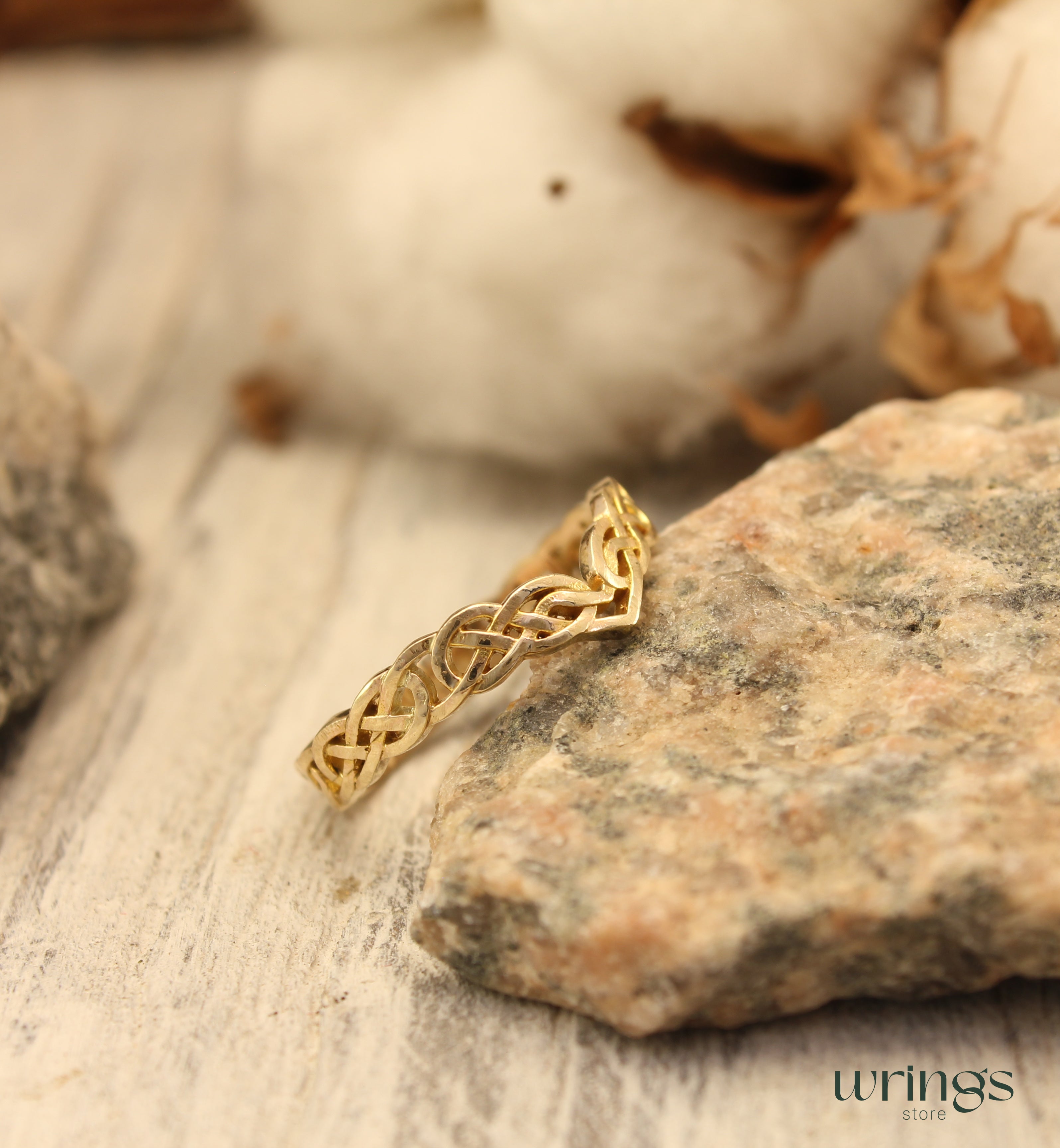 Elegant Gold Celtic Wedding Ring for Women Wicker Style