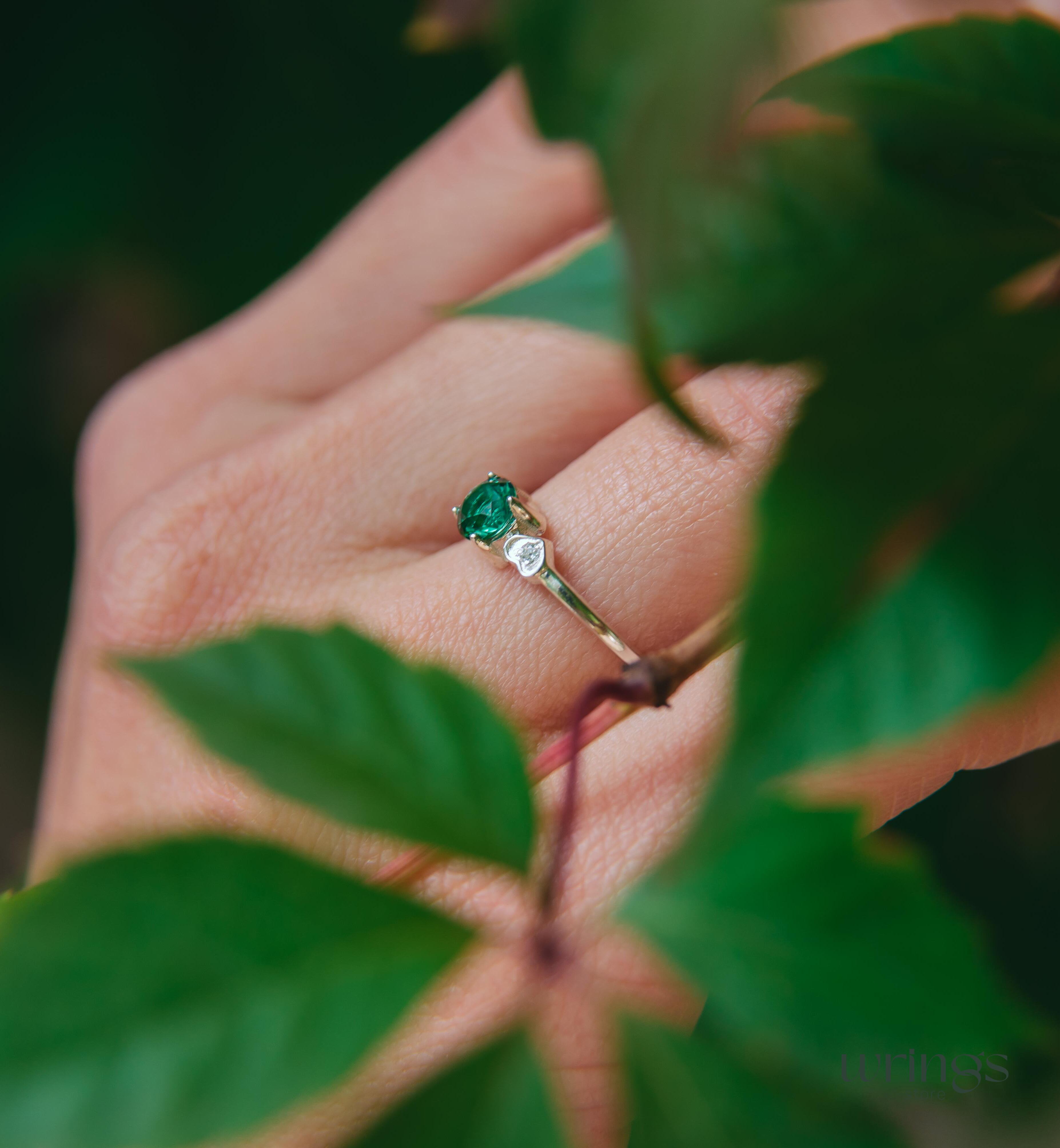 Round Green Quartz Ring Silver & Side Heart