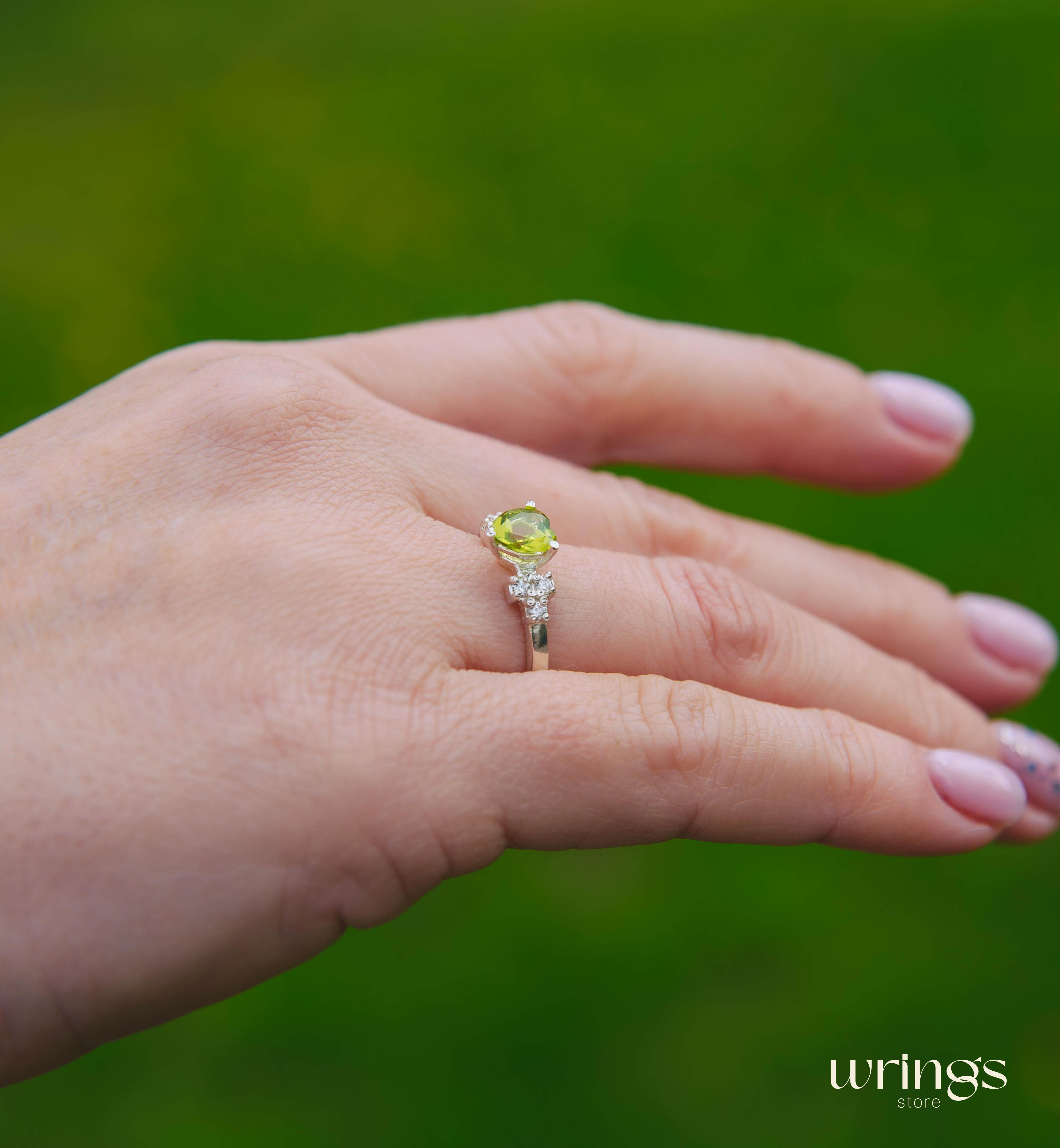 Central Heart cut Peridot Cluster Engagement Ring Silver