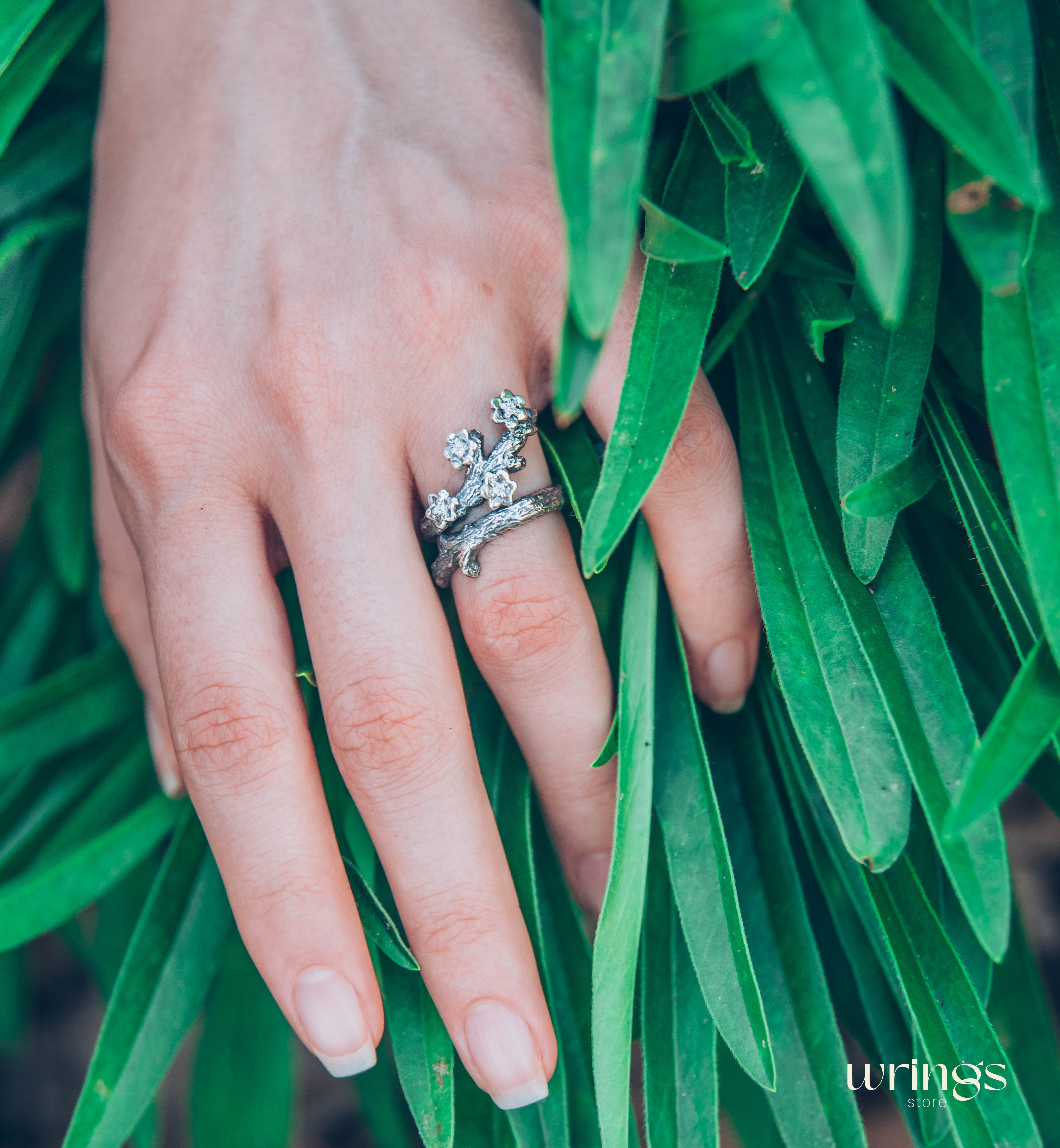 Daisy Flowers with Gems on a Silver Branch Frolal Ring