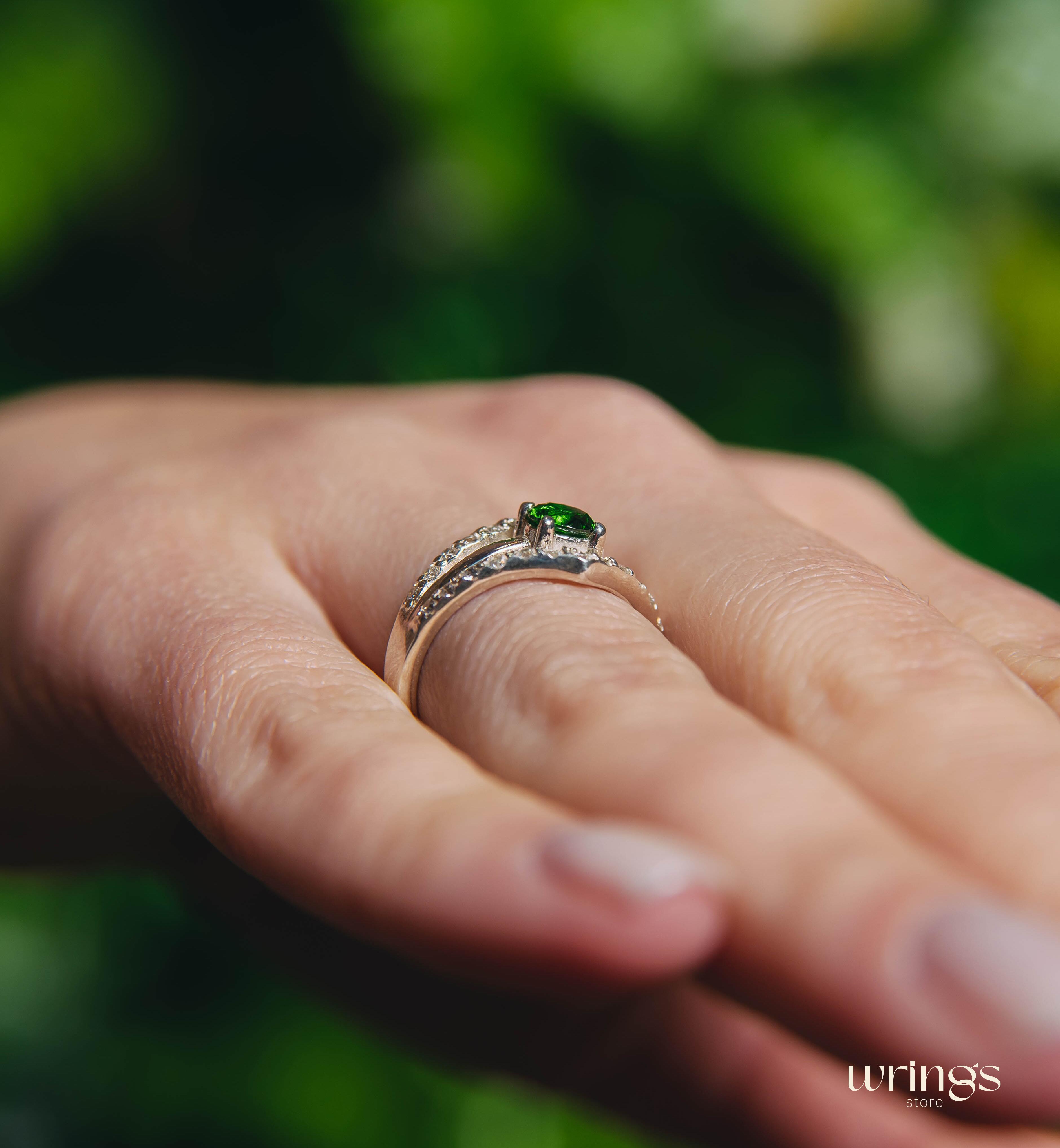 Oval Lab Grown Emerald Engagement Ring Double V-shaped