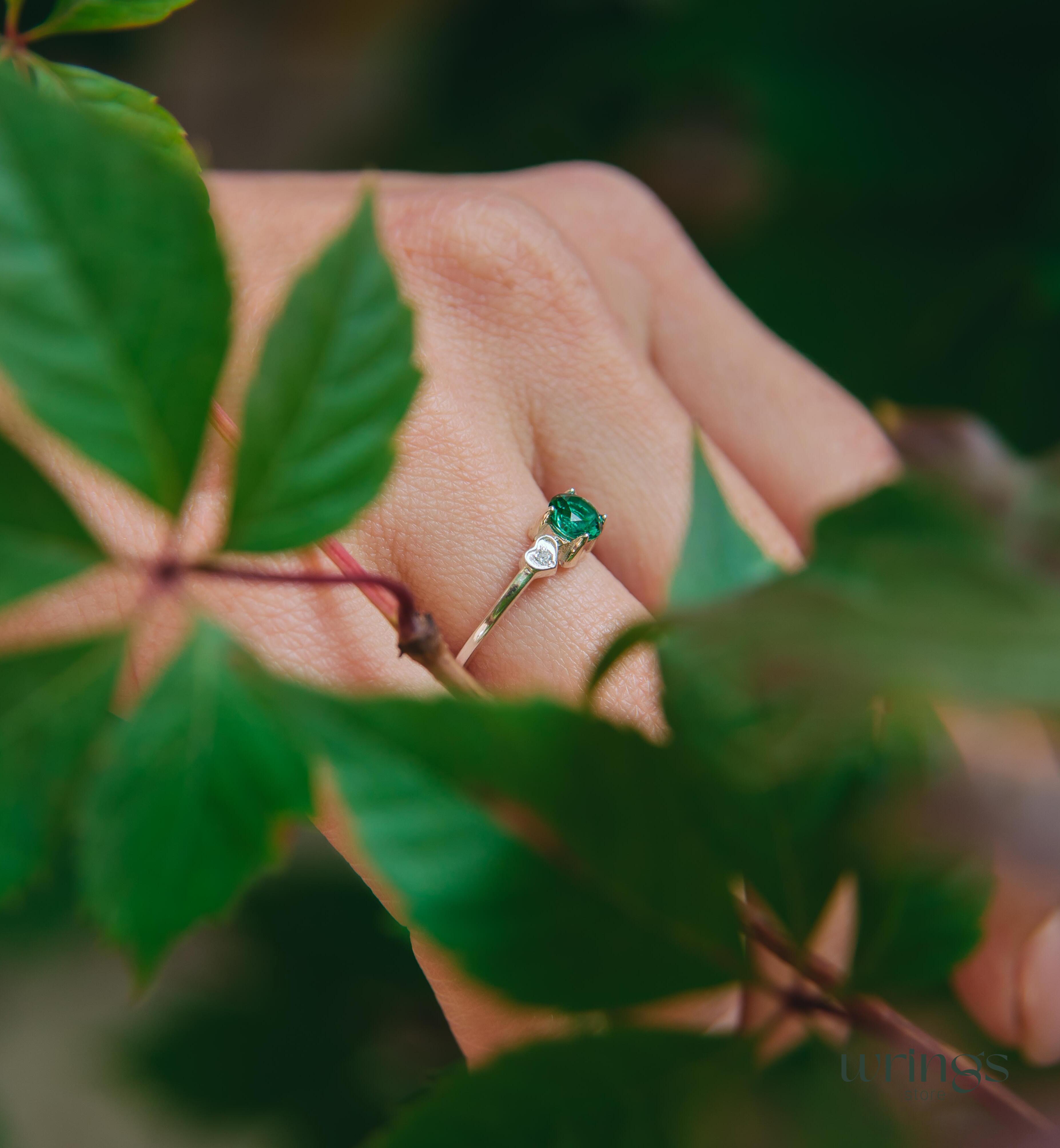 Round Green Quartz Ring Silver & Side Heart