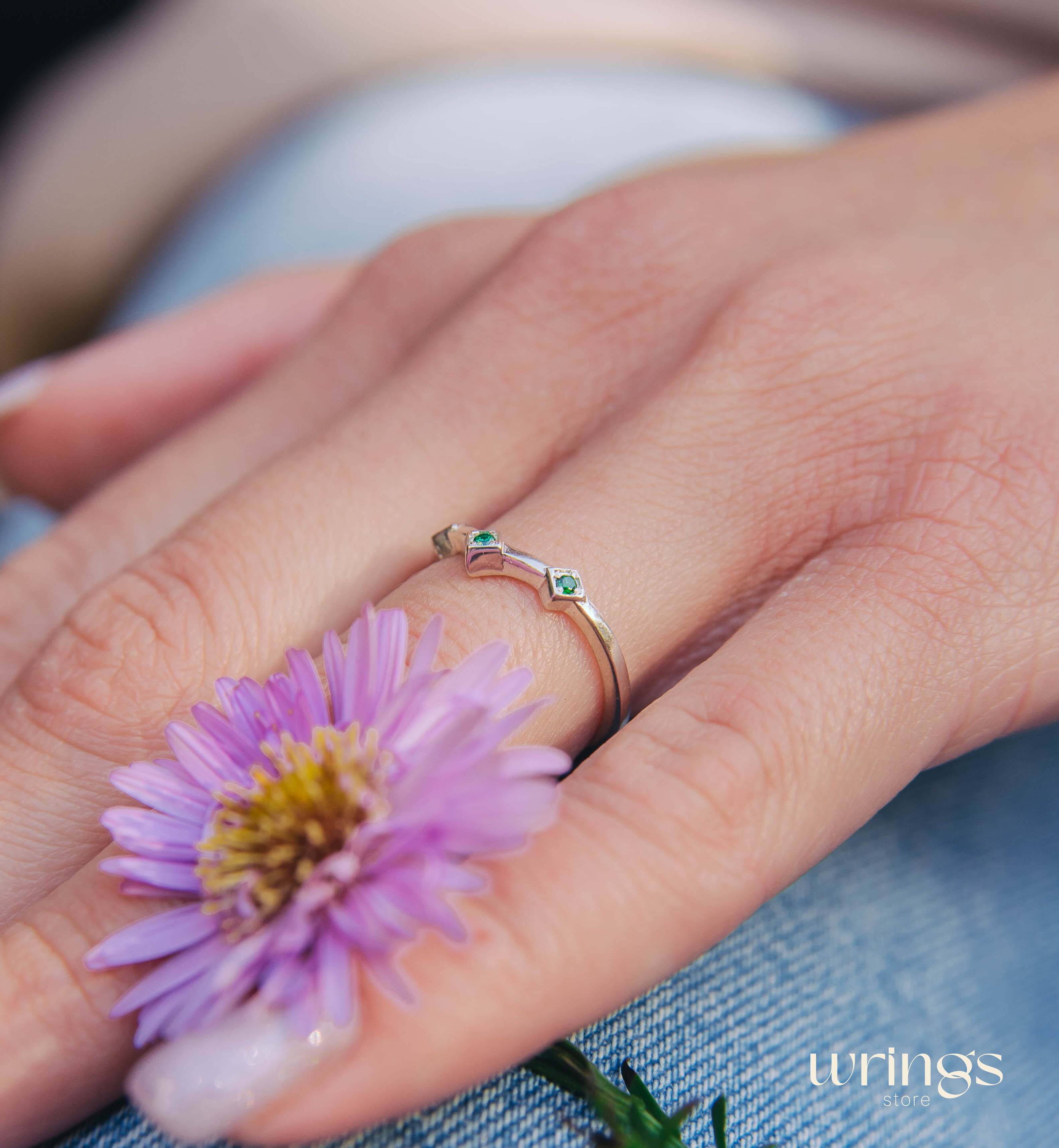 Cute Emeralds in 3 Small Rhombuses Curved Silver Ring